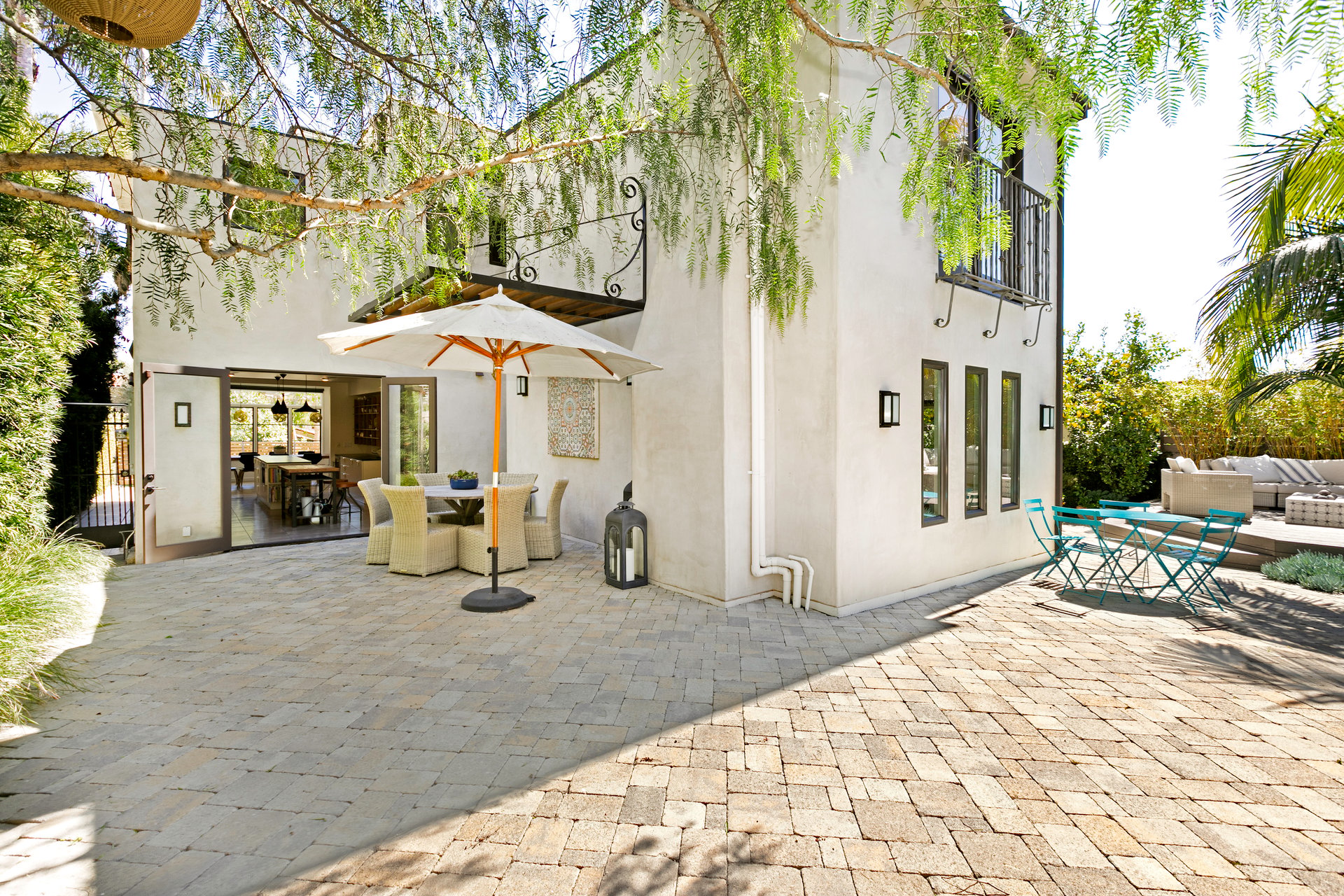 Dazzling Designer Done Furnished Lease in Los Feliz