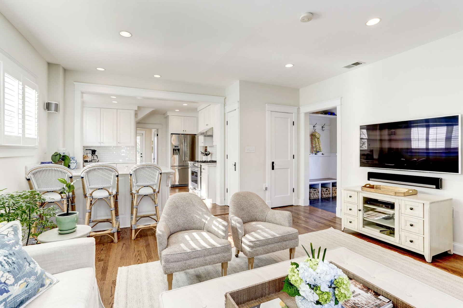 2435 Davis Ave