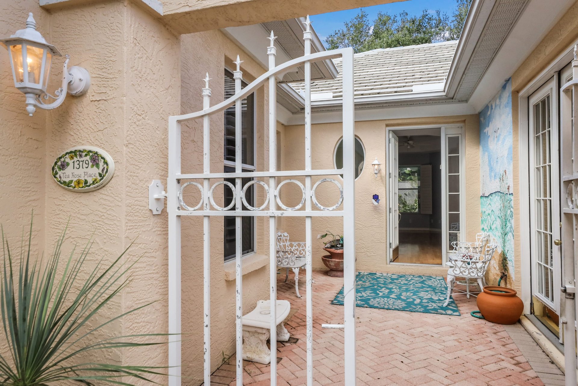 1379 Tearose Place