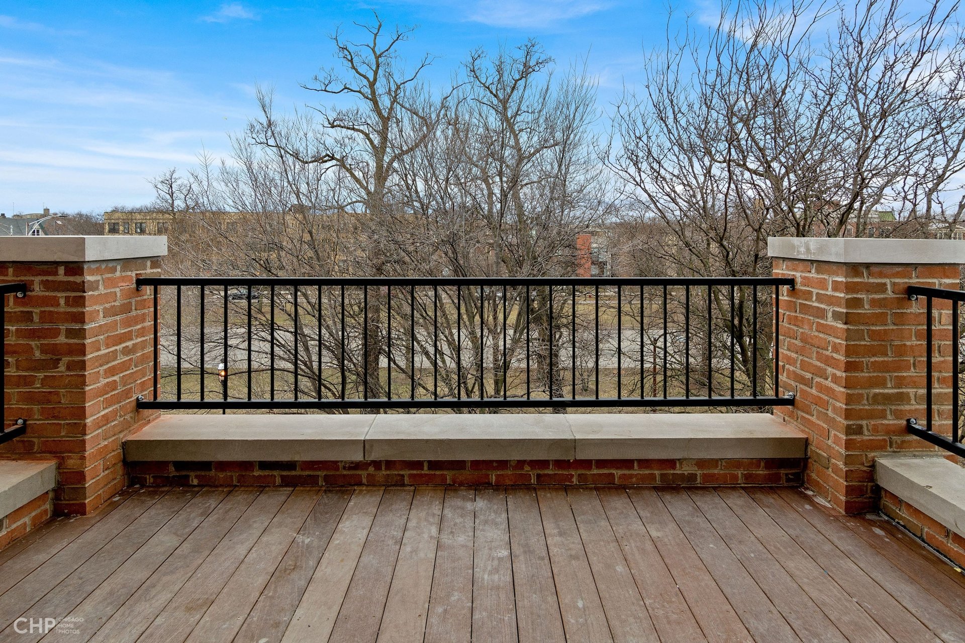 Private Roof Deck with City Views in Logan Square: 1717 Humboldt #3S
