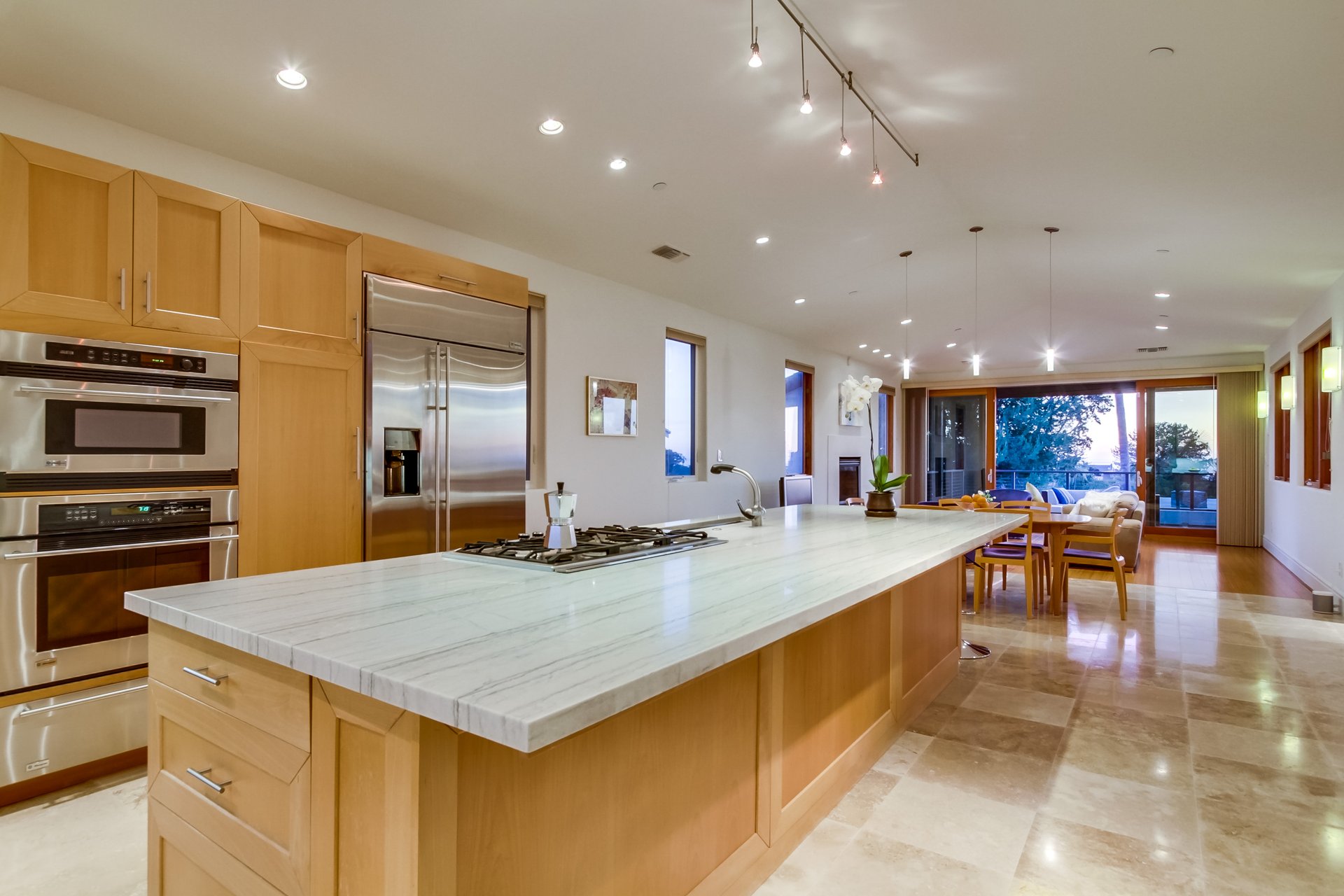 733 Stratford Dr