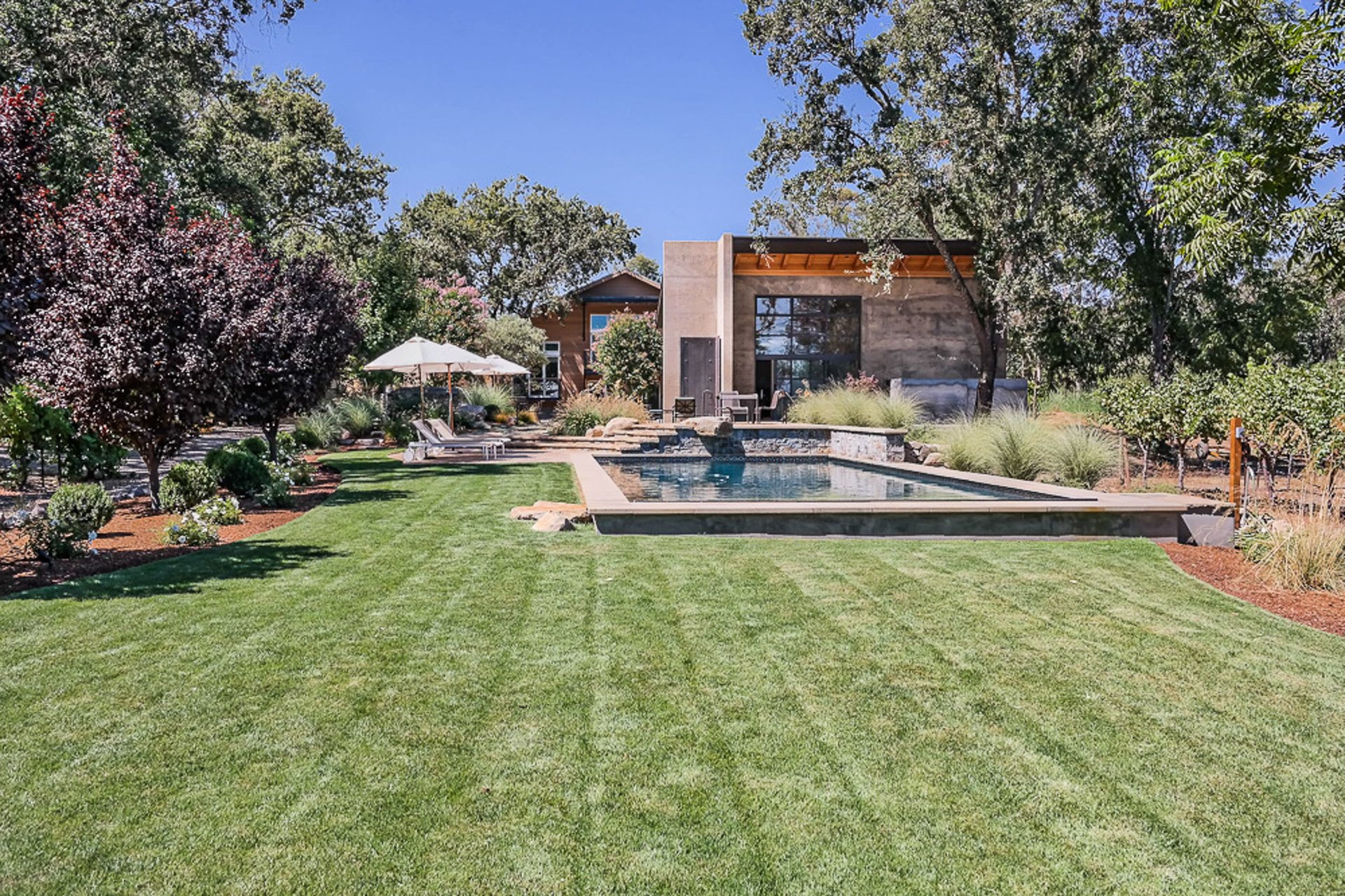 Modern Contemporary Living