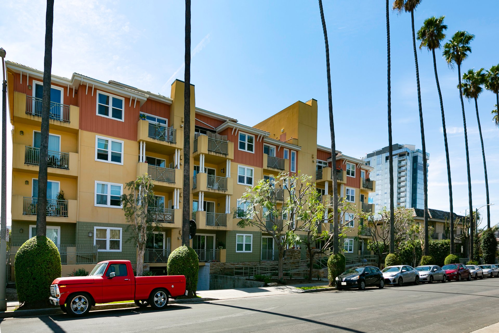 Stylish Condo in the Heart of Hollywood
