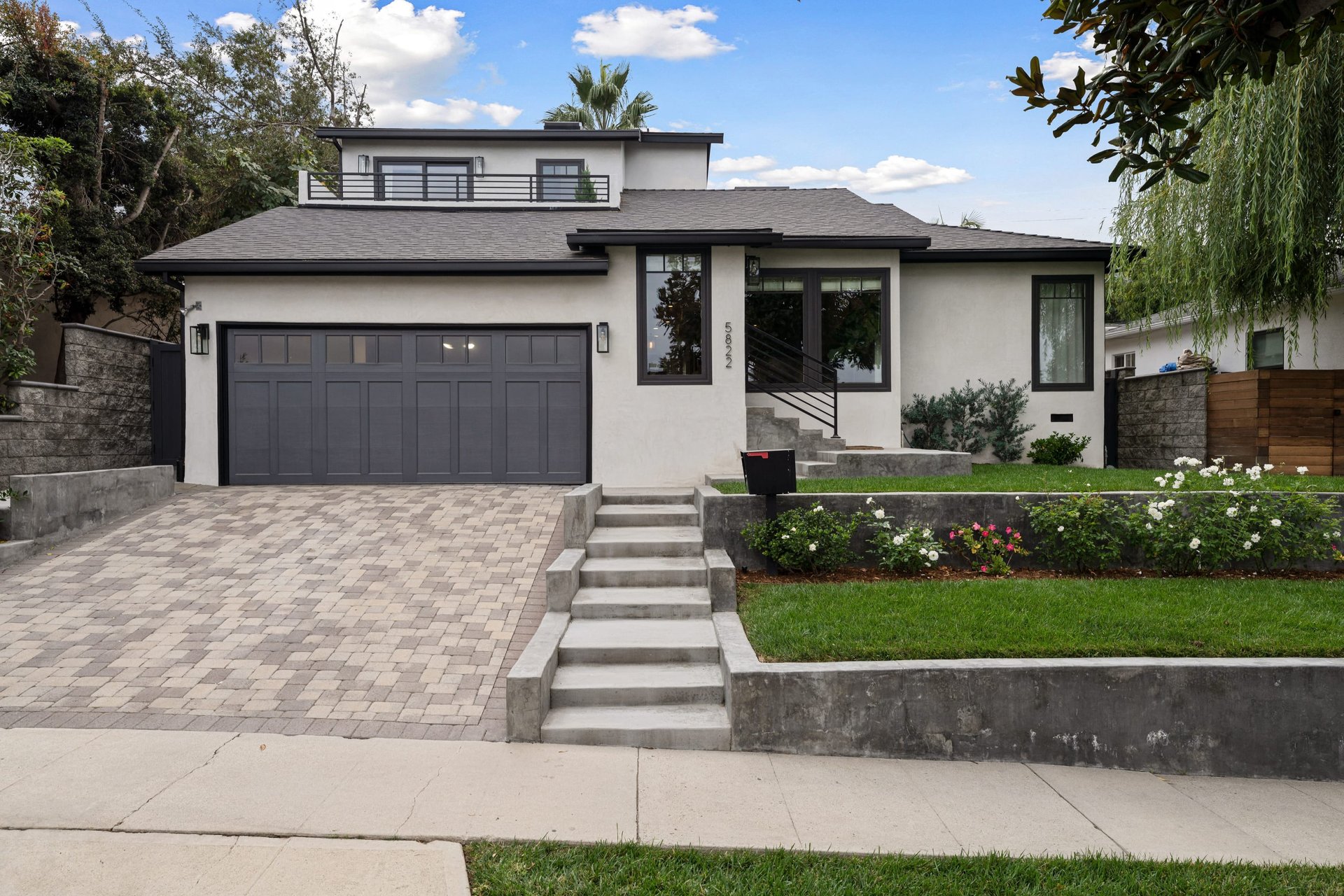 5822 Abernathy Dr, Westchester