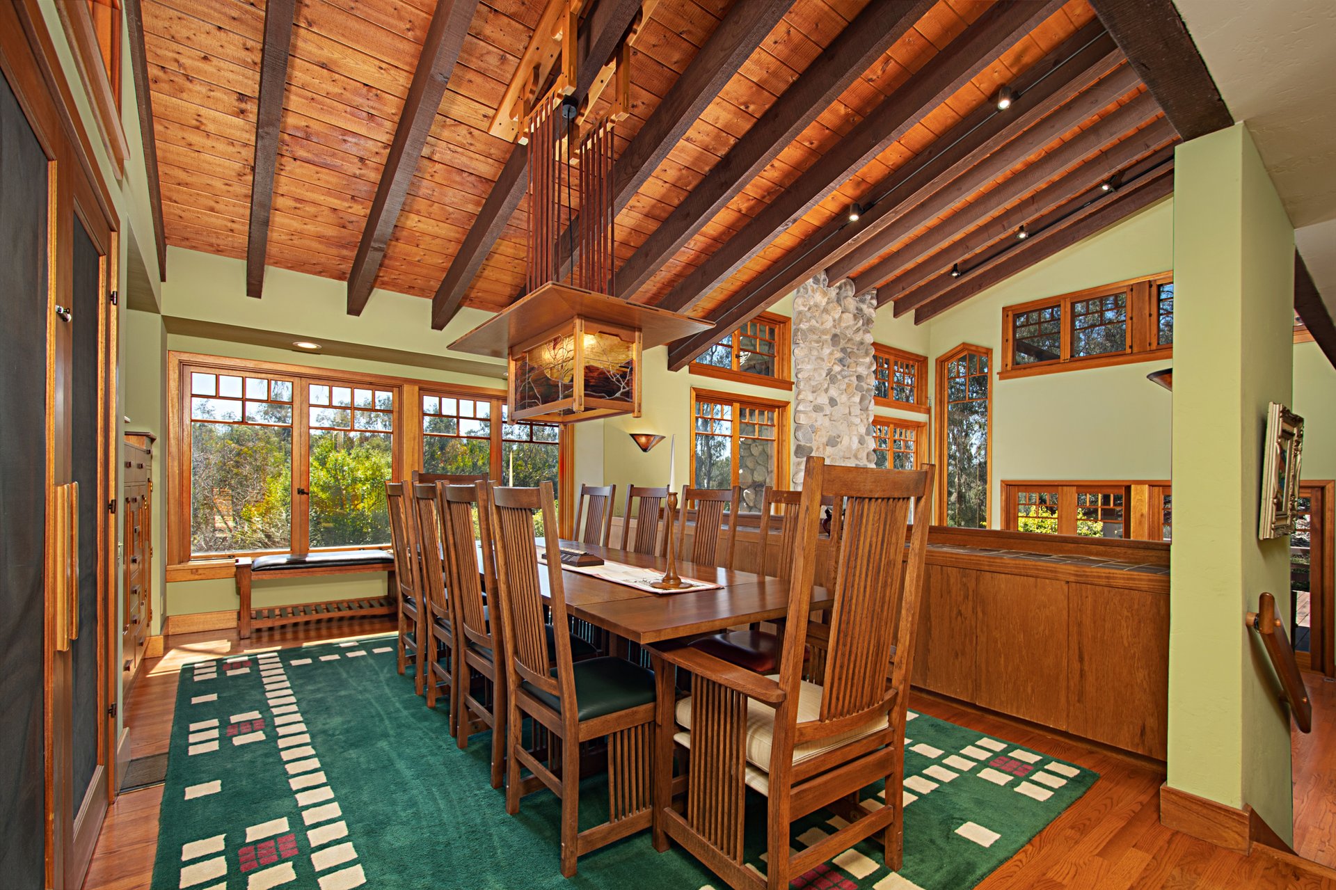 CONTEMPORARY CRAFTSMAN