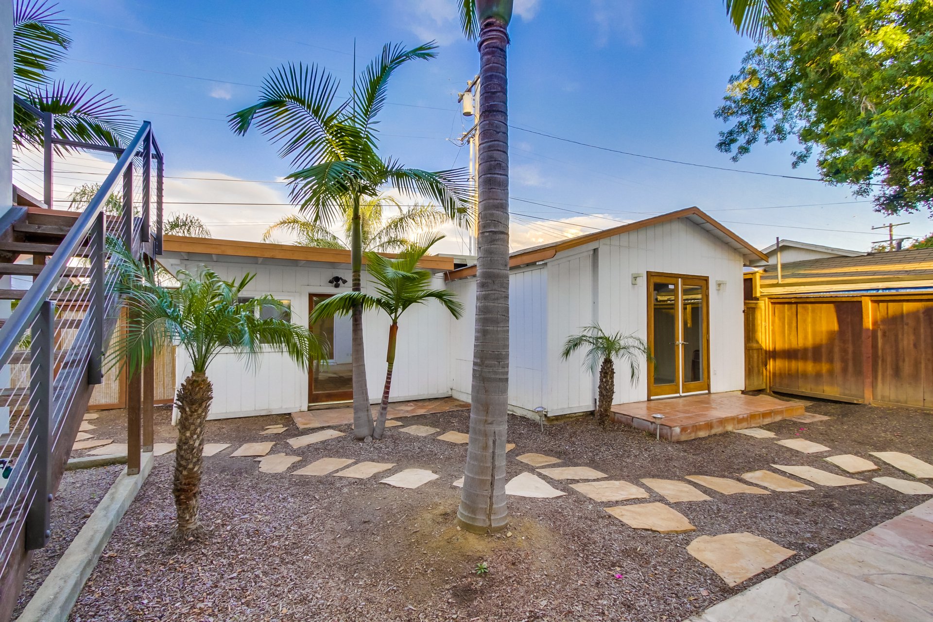 733 Stratford Dr