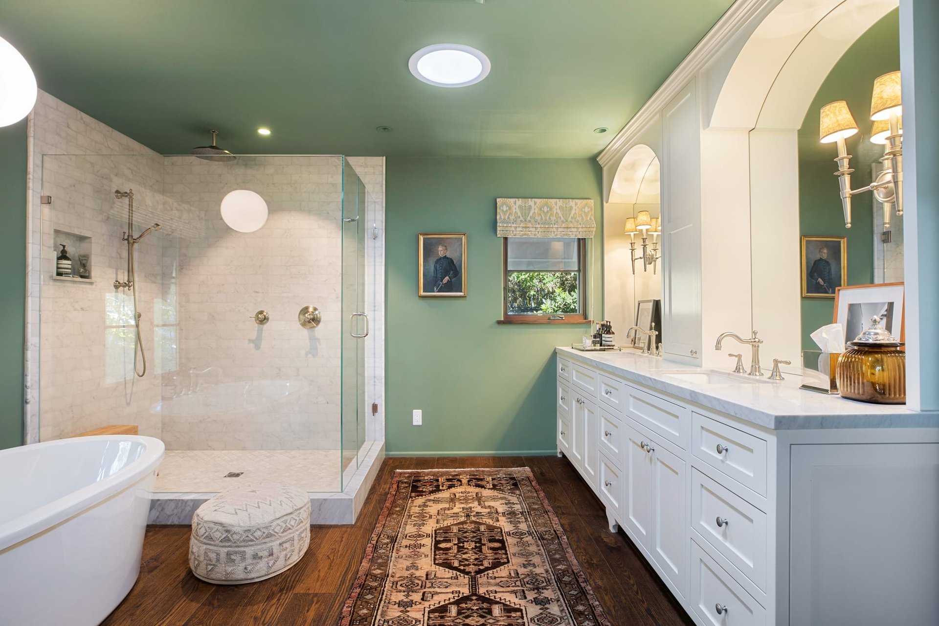 Chic Hideaway above The Strip 