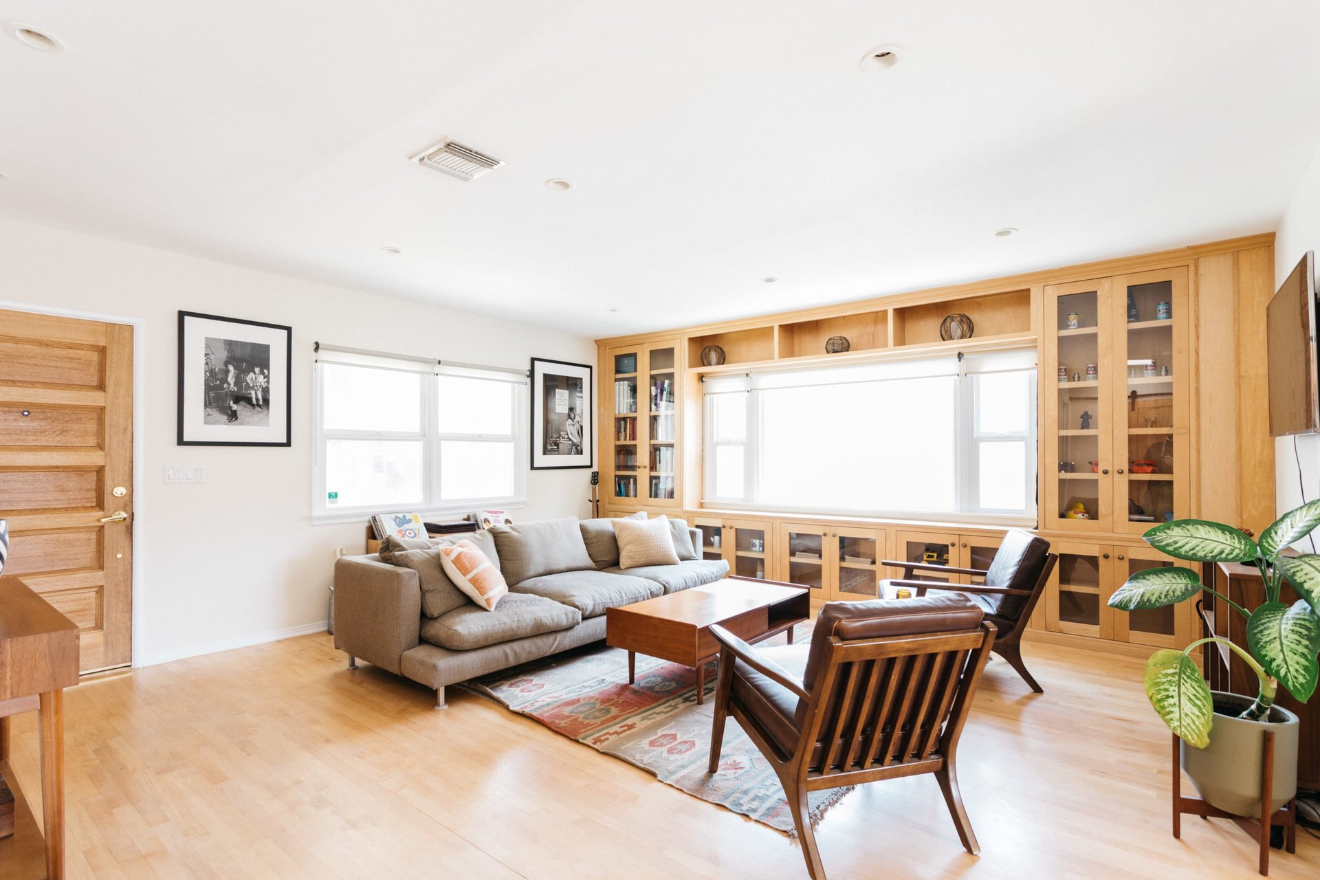 Tranquil Light-Soaked Artist’s Home in Mar Vista