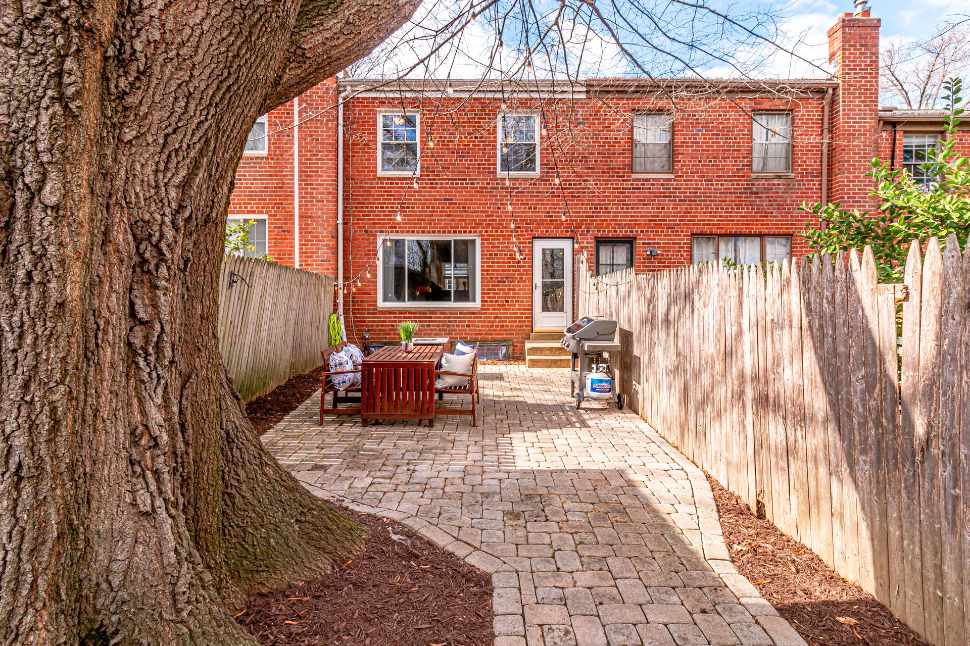 3005 Mosby St 
