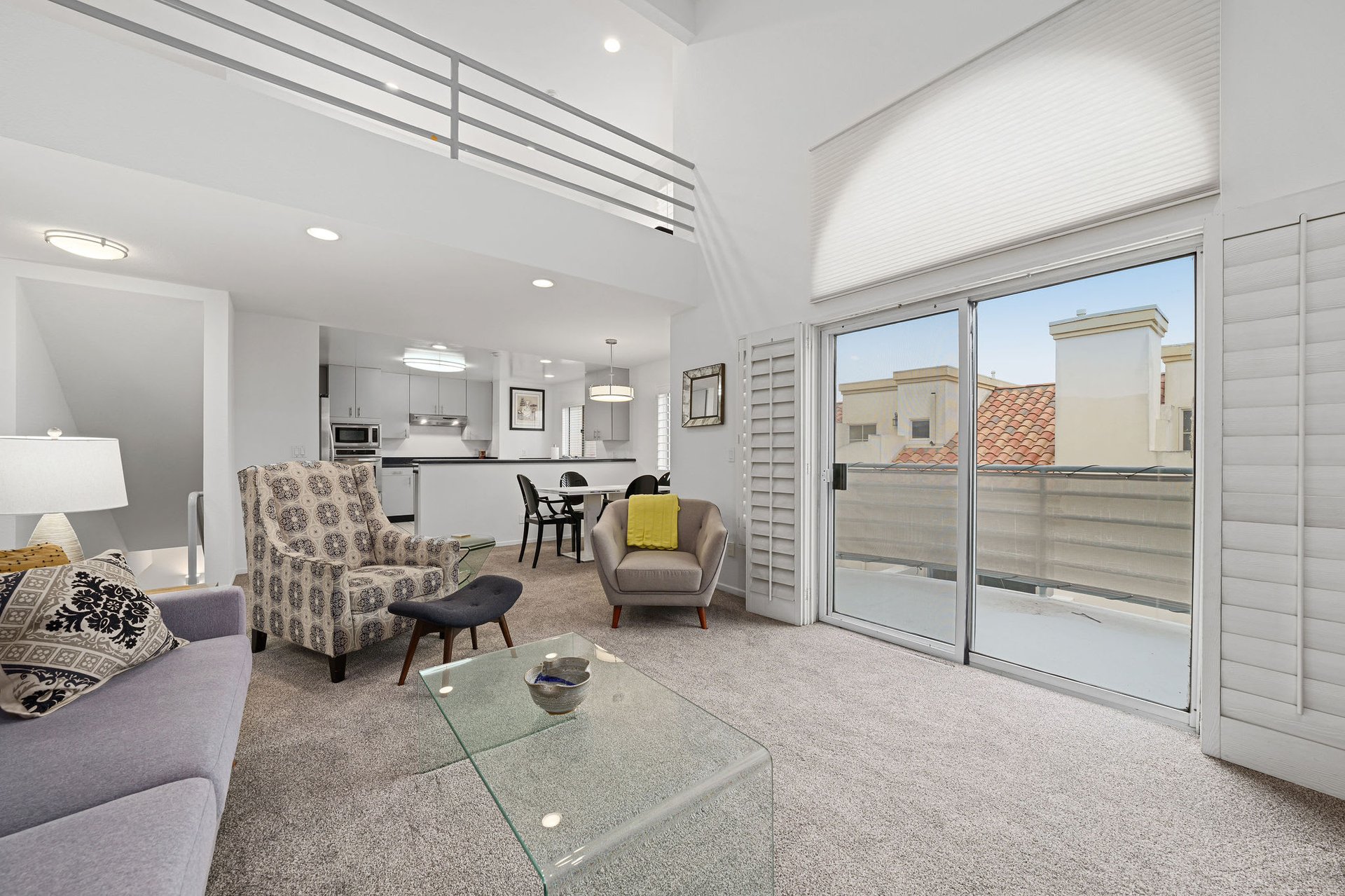 1010 California Ave #307, North of Wilshire