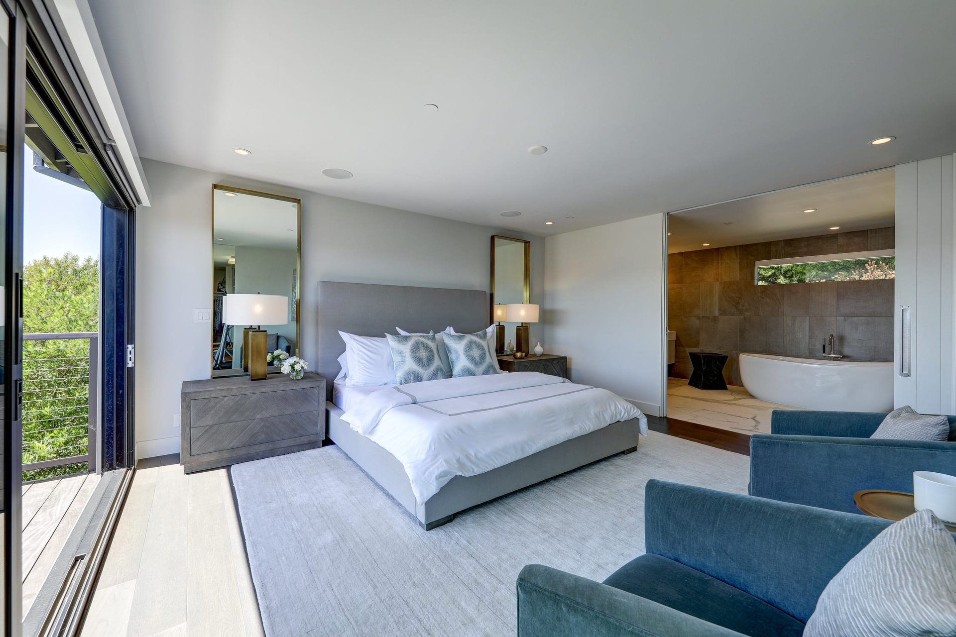 Modern Contemporary View Residence