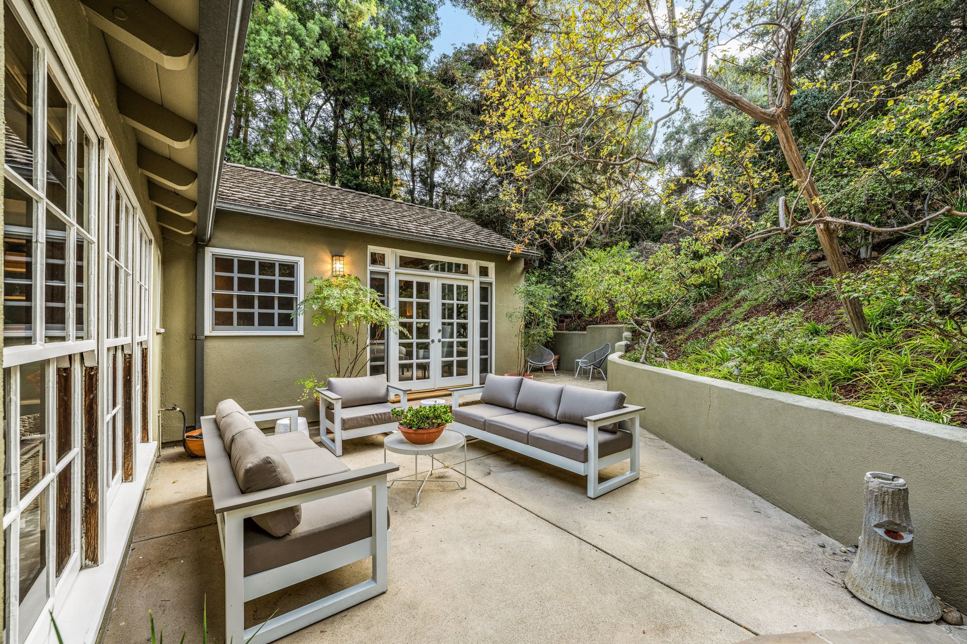 12050 Laurel Terrace Dr, Studio City