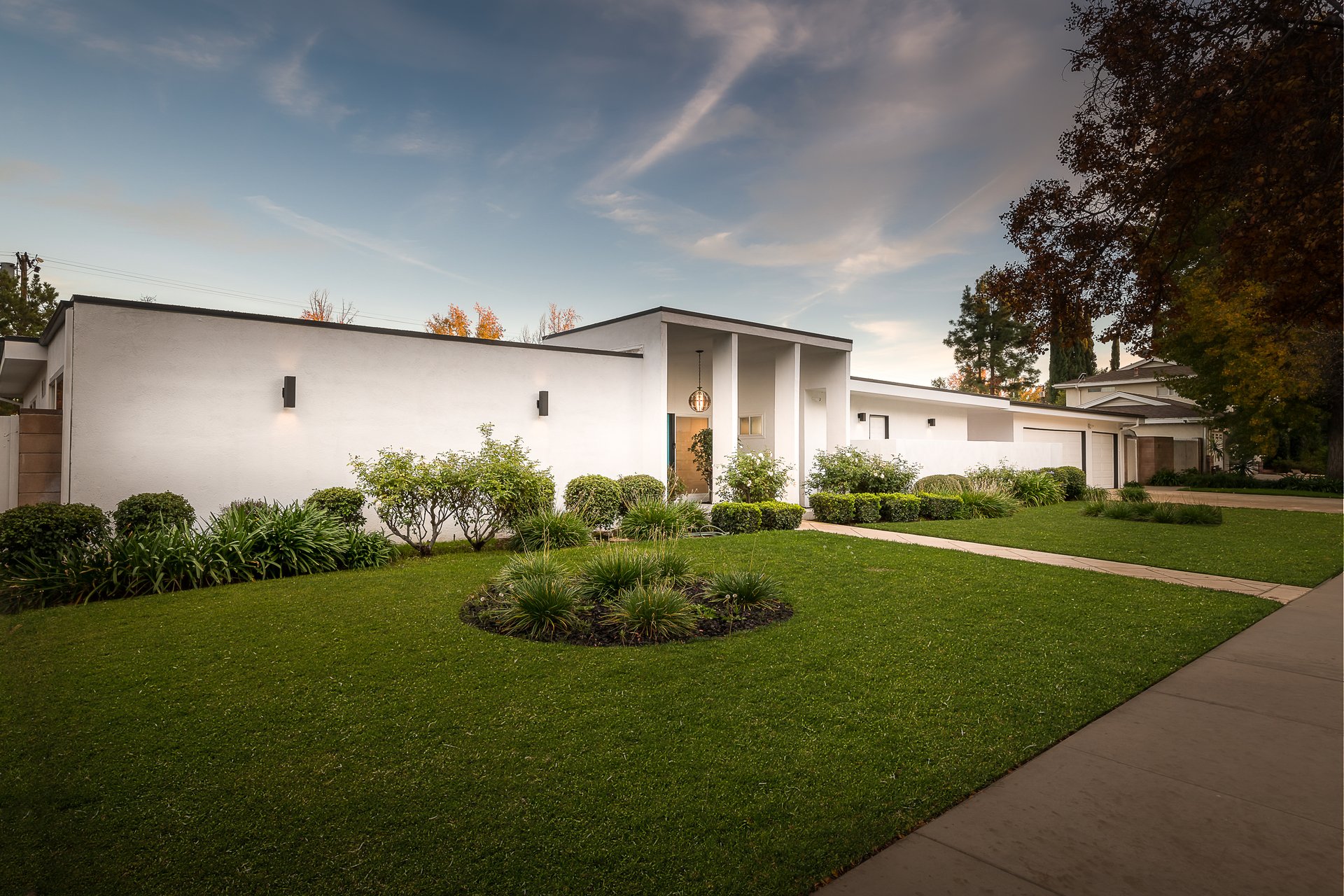 Mid-Century Smart Home in Woodland Hills