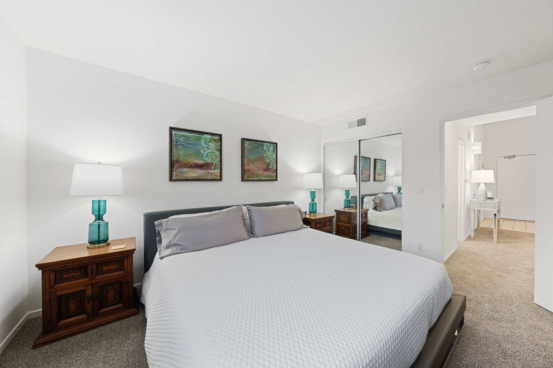 1010 California Ave #307, North of Wilshire