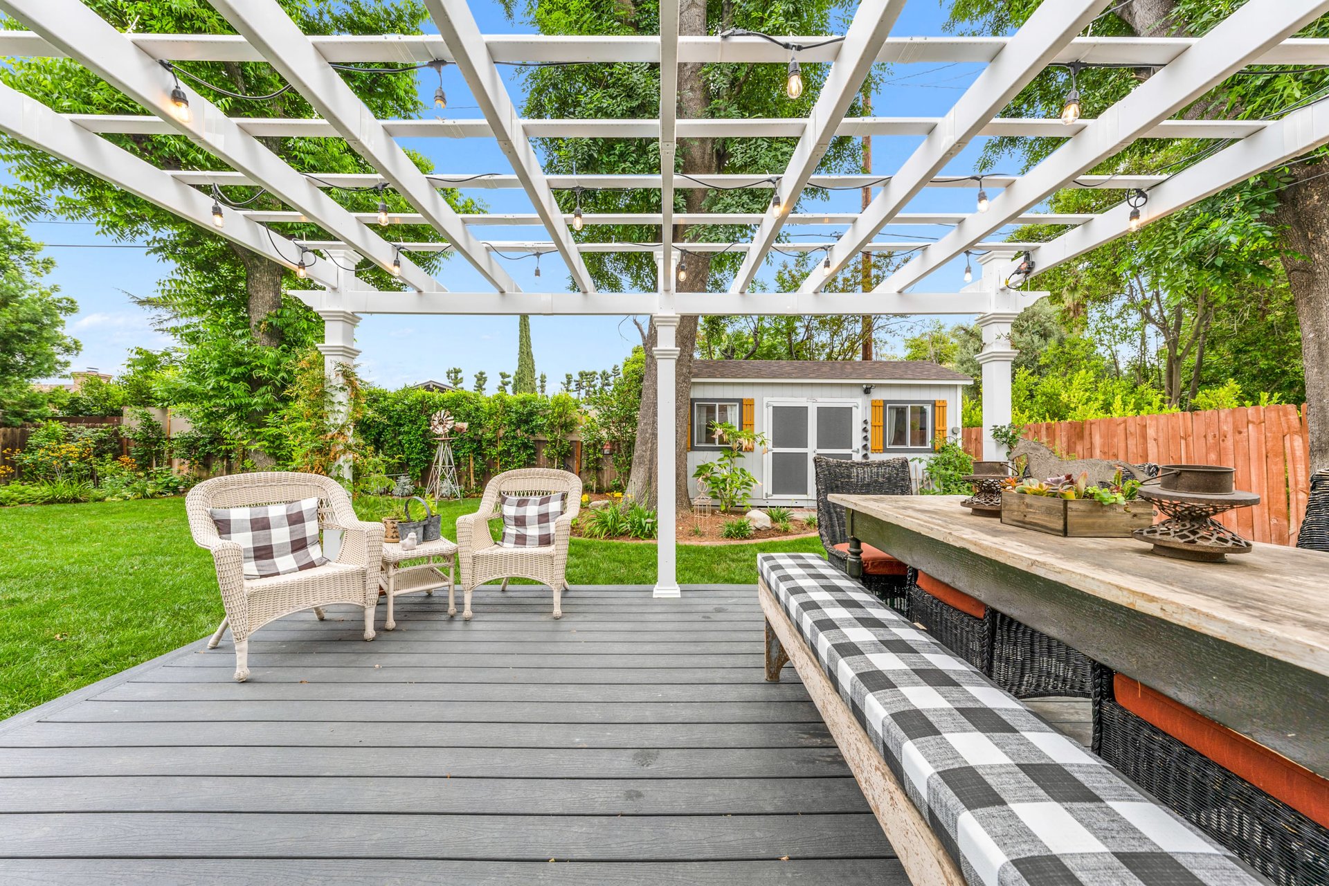23222 Ostronic Dr, Woodland Hills