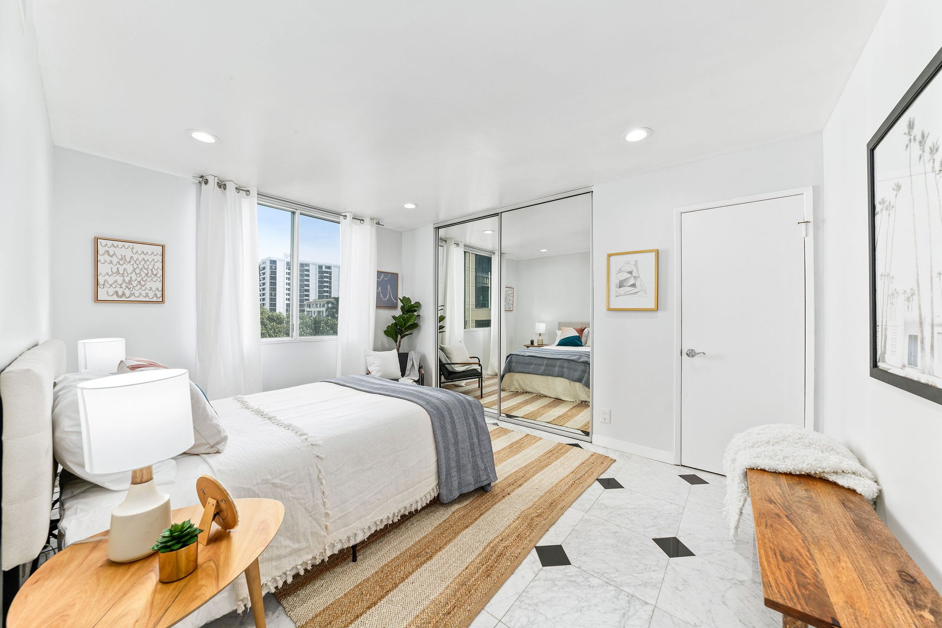 Wilshire Selby East #602, Wilshire Corridor