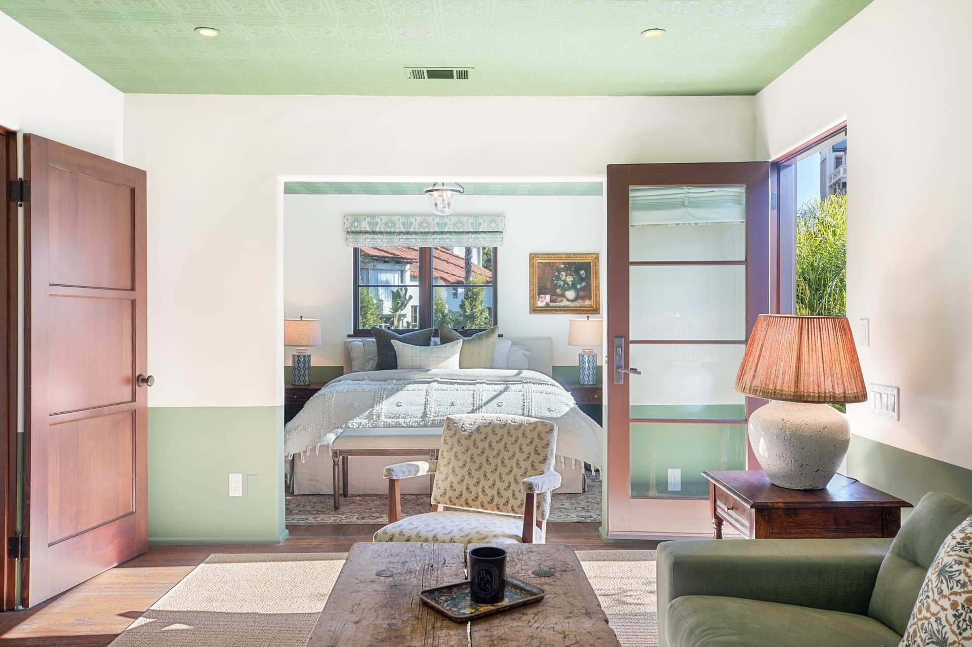 Chic Hideaway above The Strip 