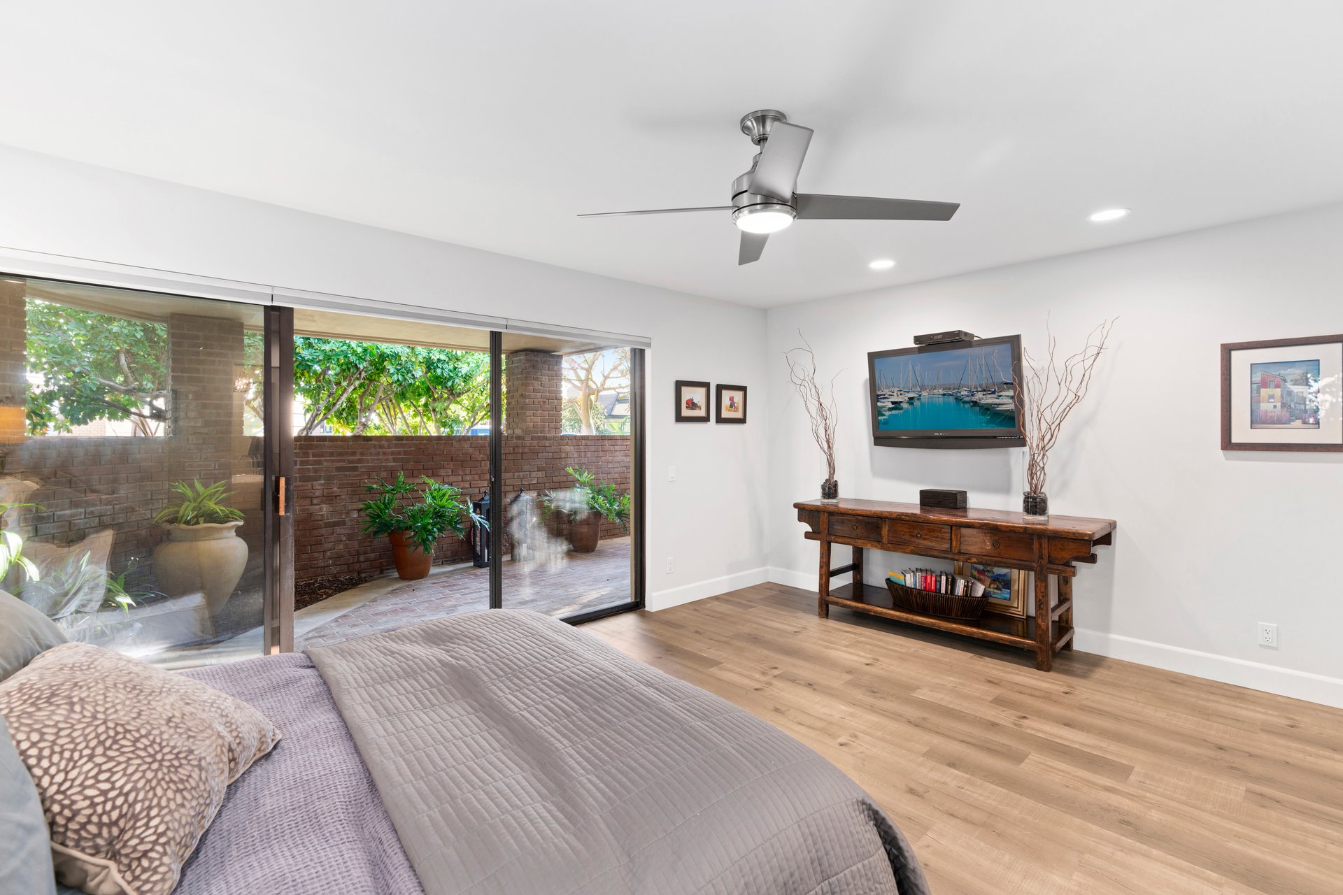 996 Bayside Cove #802