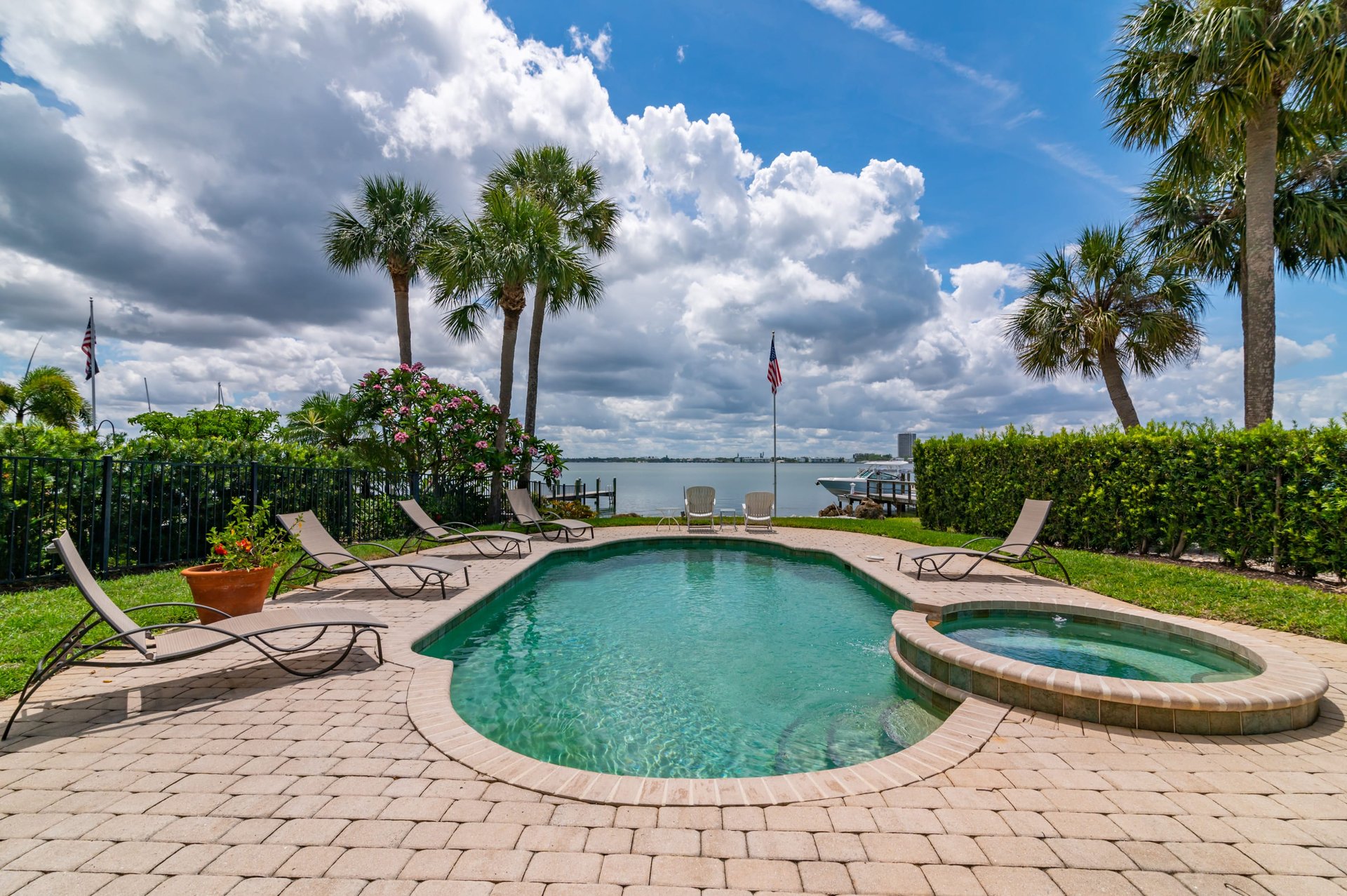 Prestigious Address in Lido Shores
