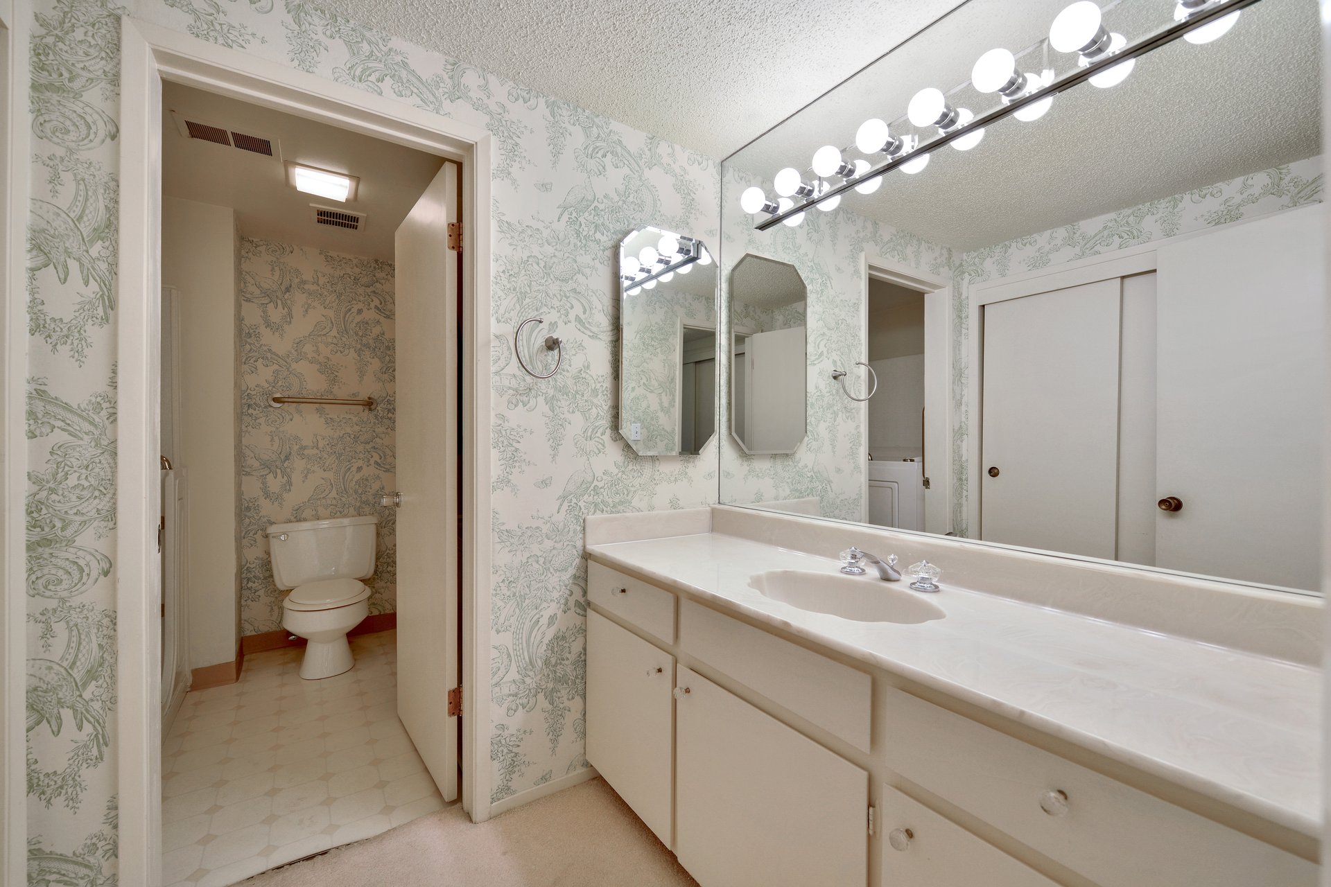 1100 Sharon Park Dr, #39