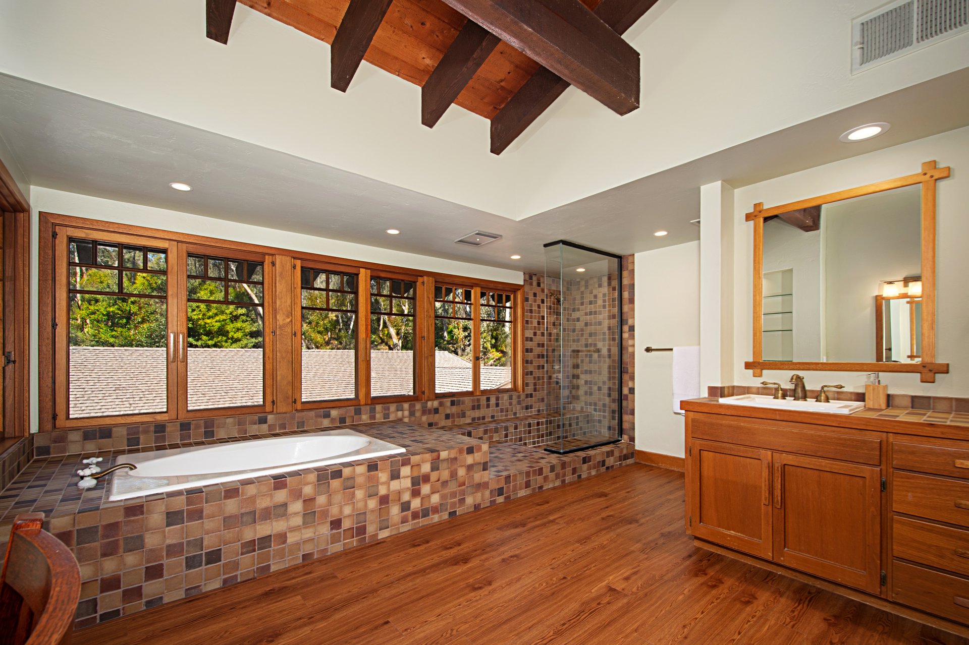 CONTEMPORARY CRAFTSMAN