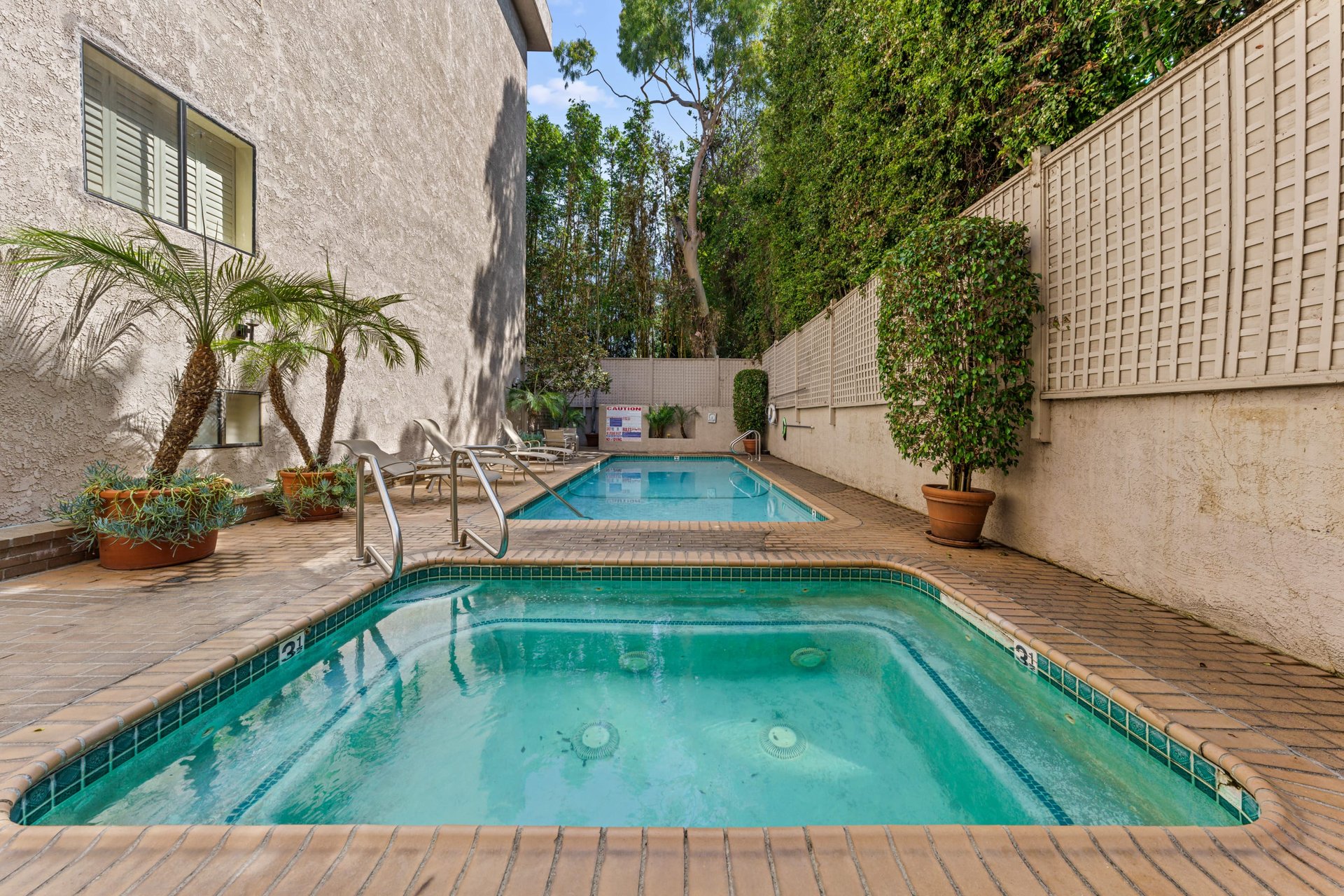 1520 S Beverly Glen Blvd #301, Westwood