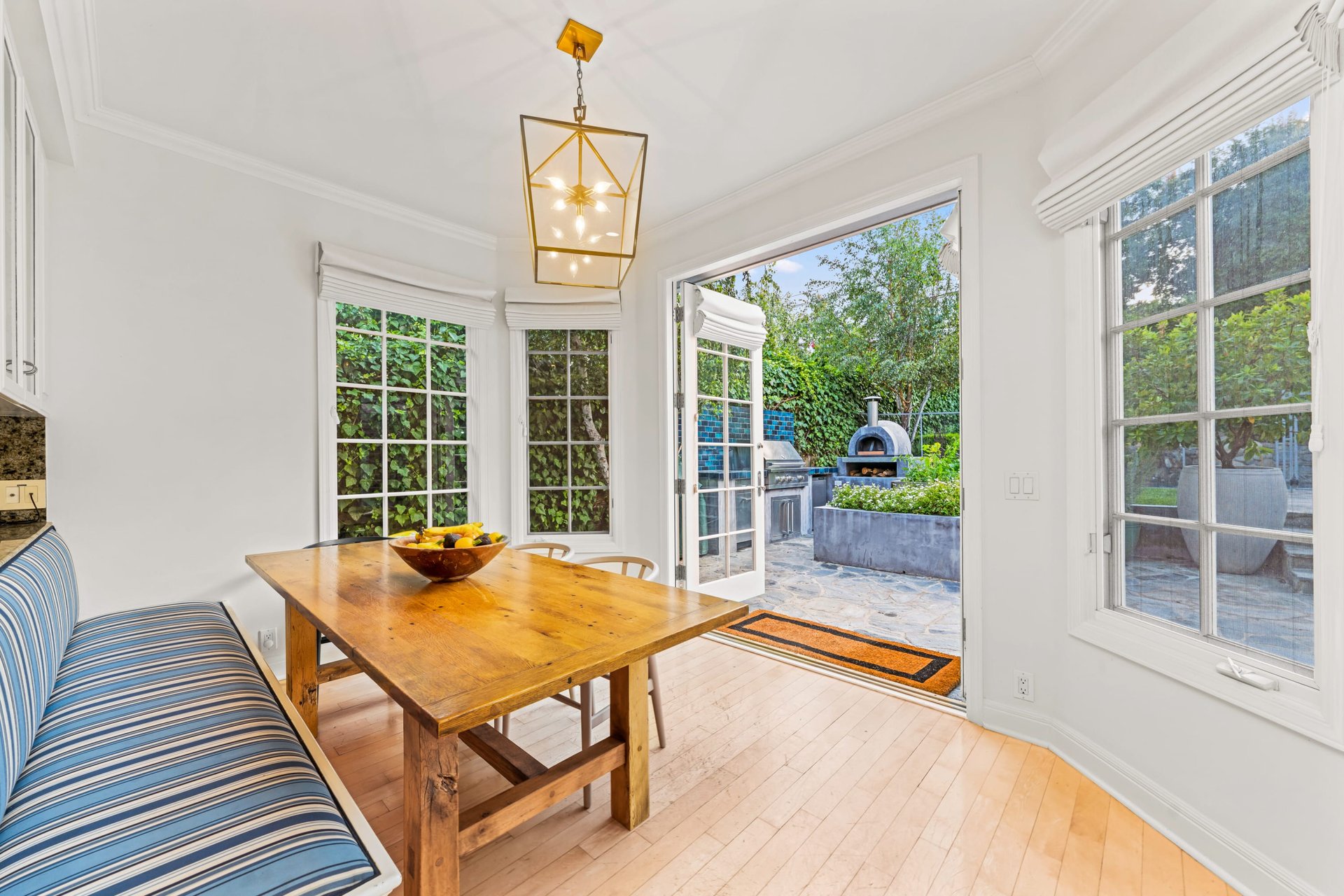 181 N Canyon View Dr, Brentwood