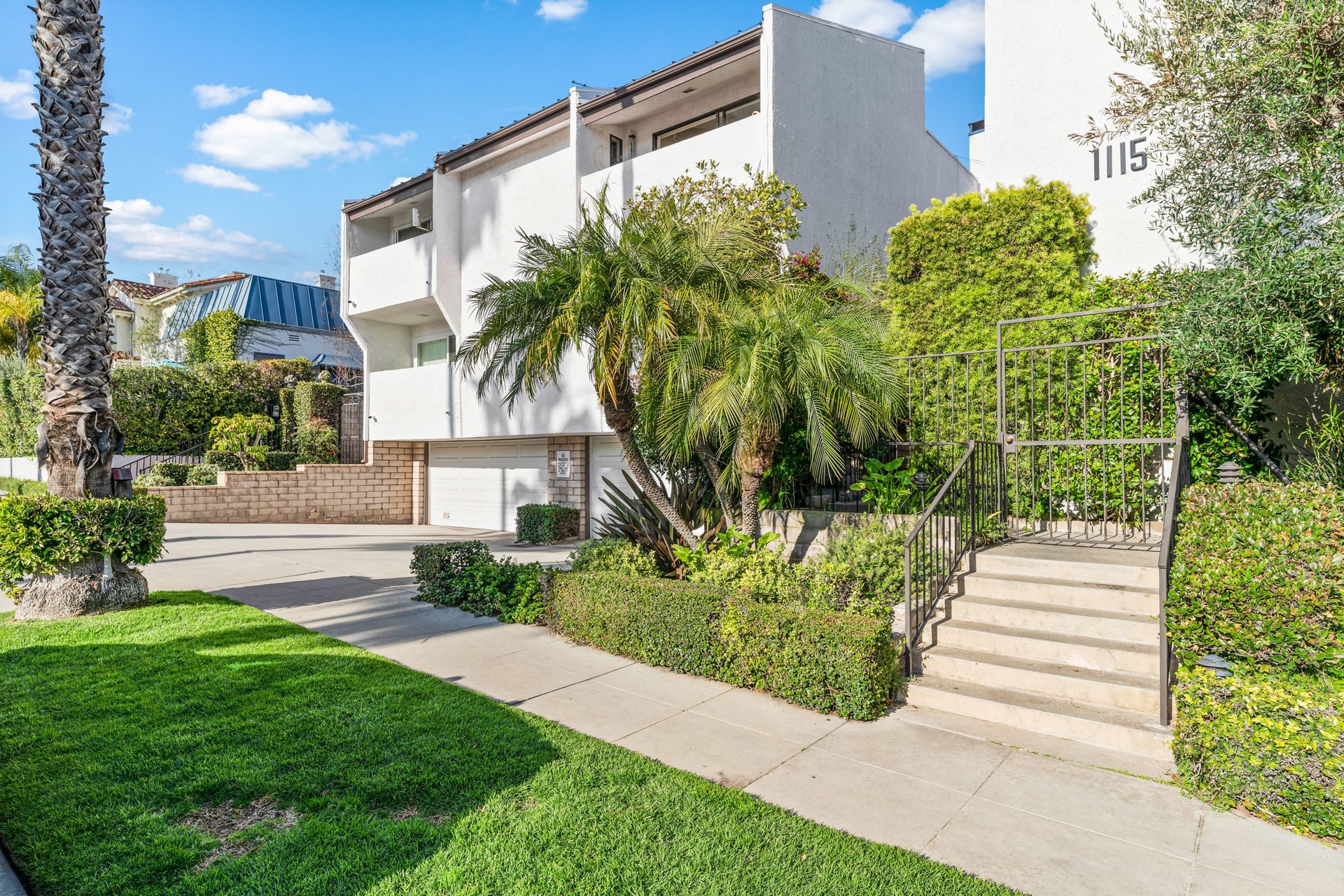 1115 19th St #8, North of Wilshire
