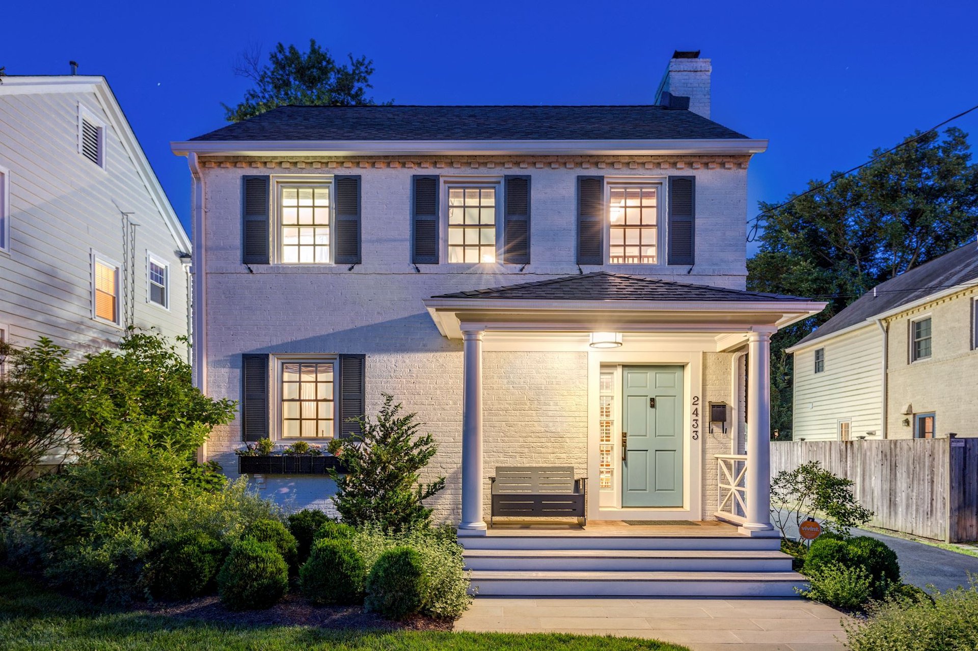 2433 Davis Ave