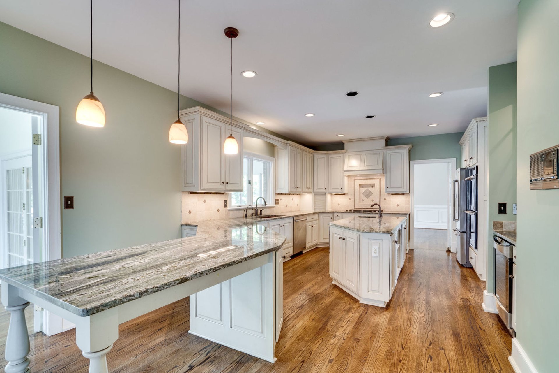 9496 Lynnhall Pl