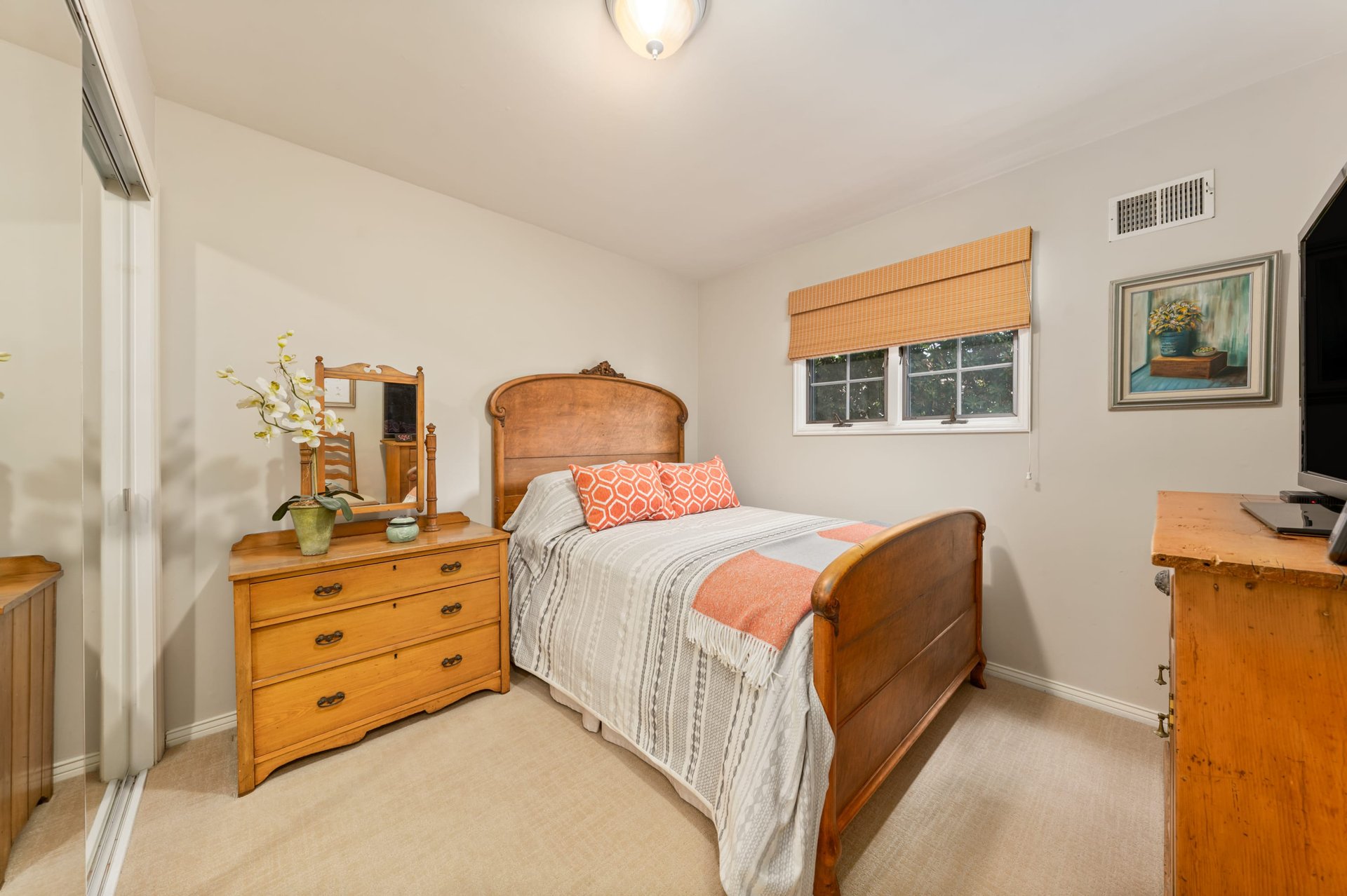 14811 Sutton St, Sherman Oaks