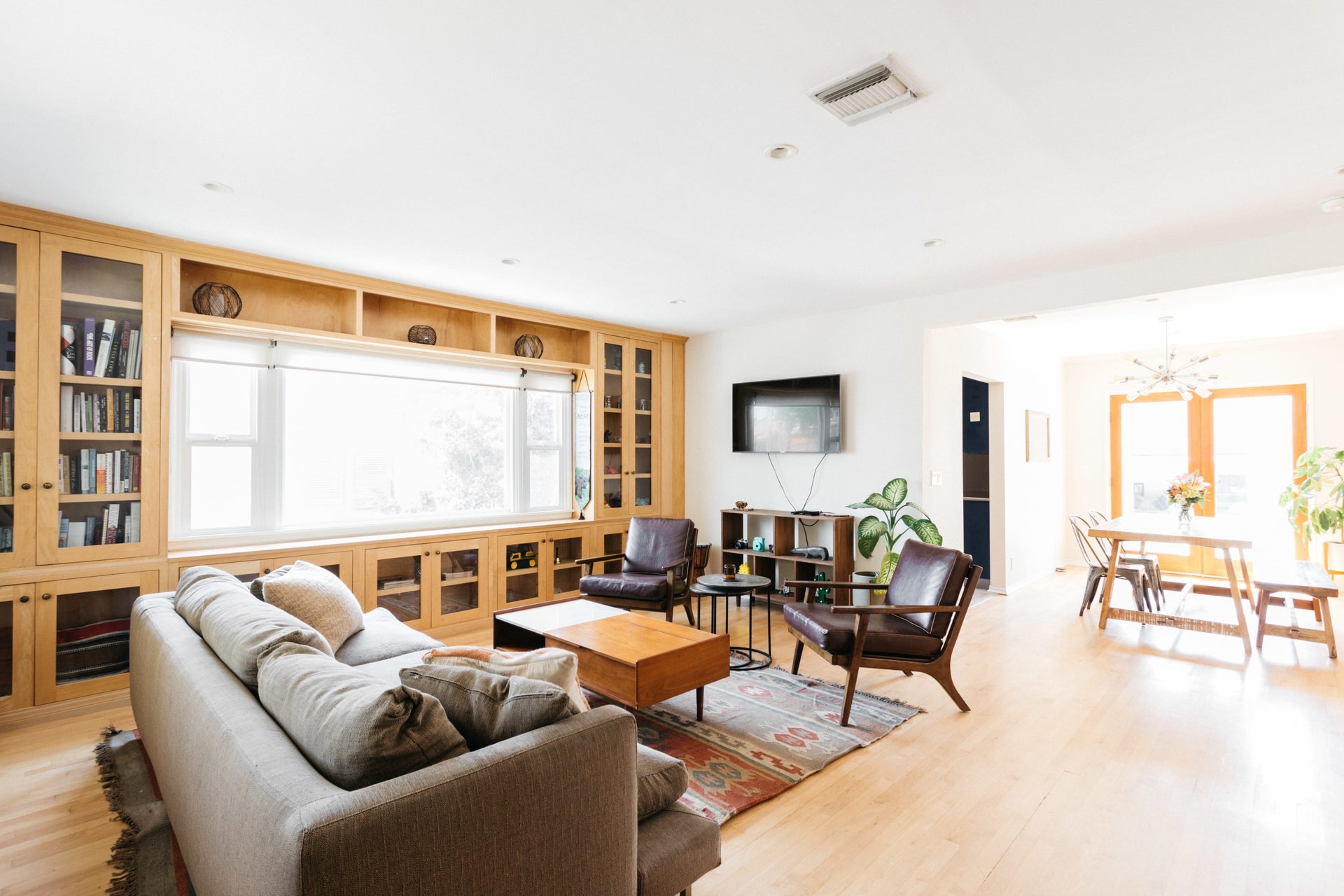 Tranquil Light-Soaked Artist’s Home in Mar Vista