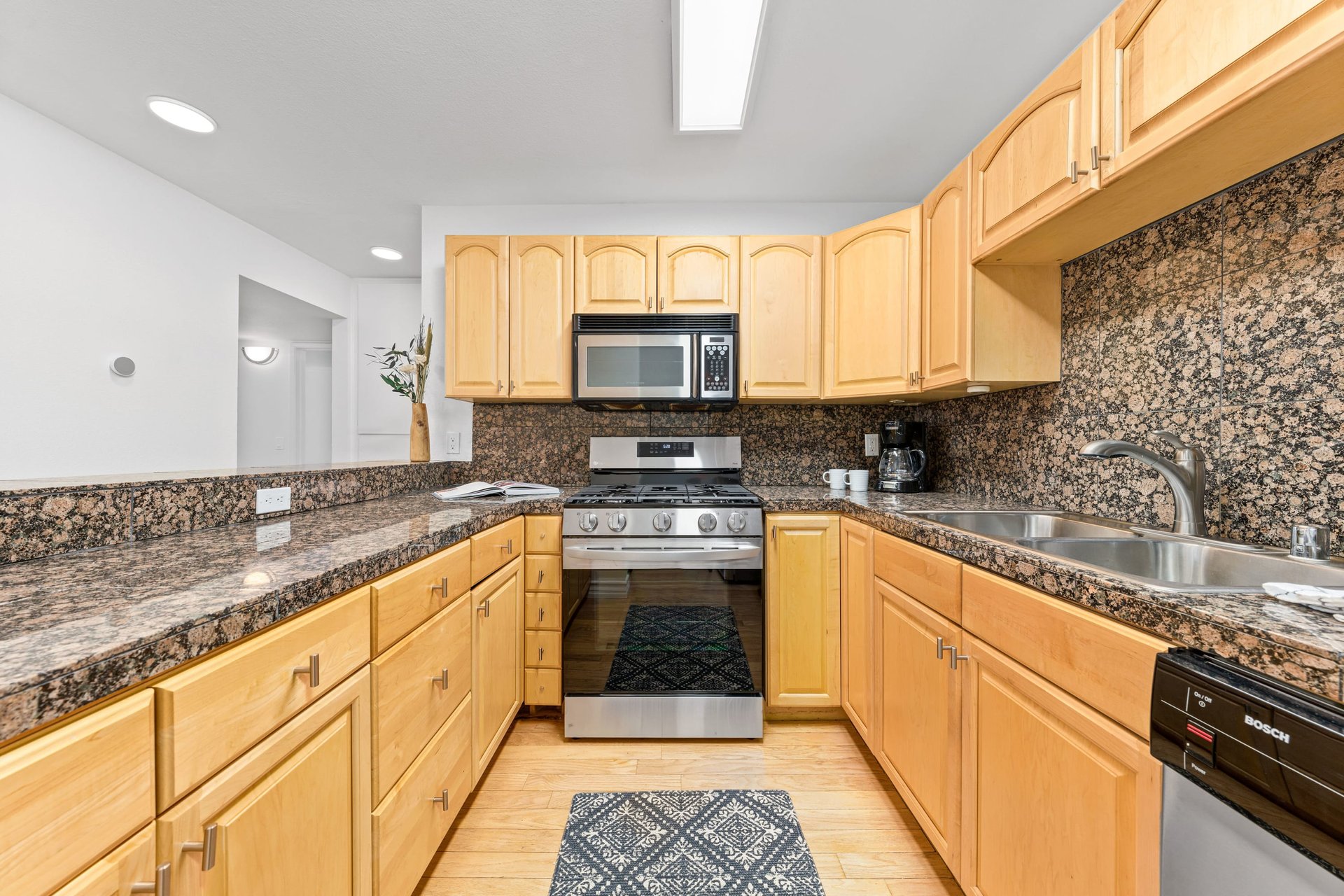 1940 N Highland Ave #PH76, Hollywood Hills