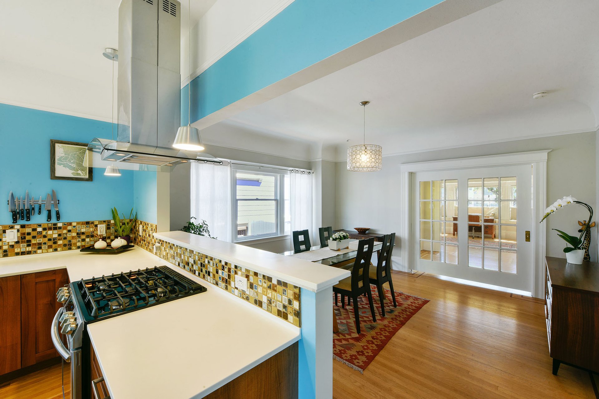 811 Santa Clara Ave