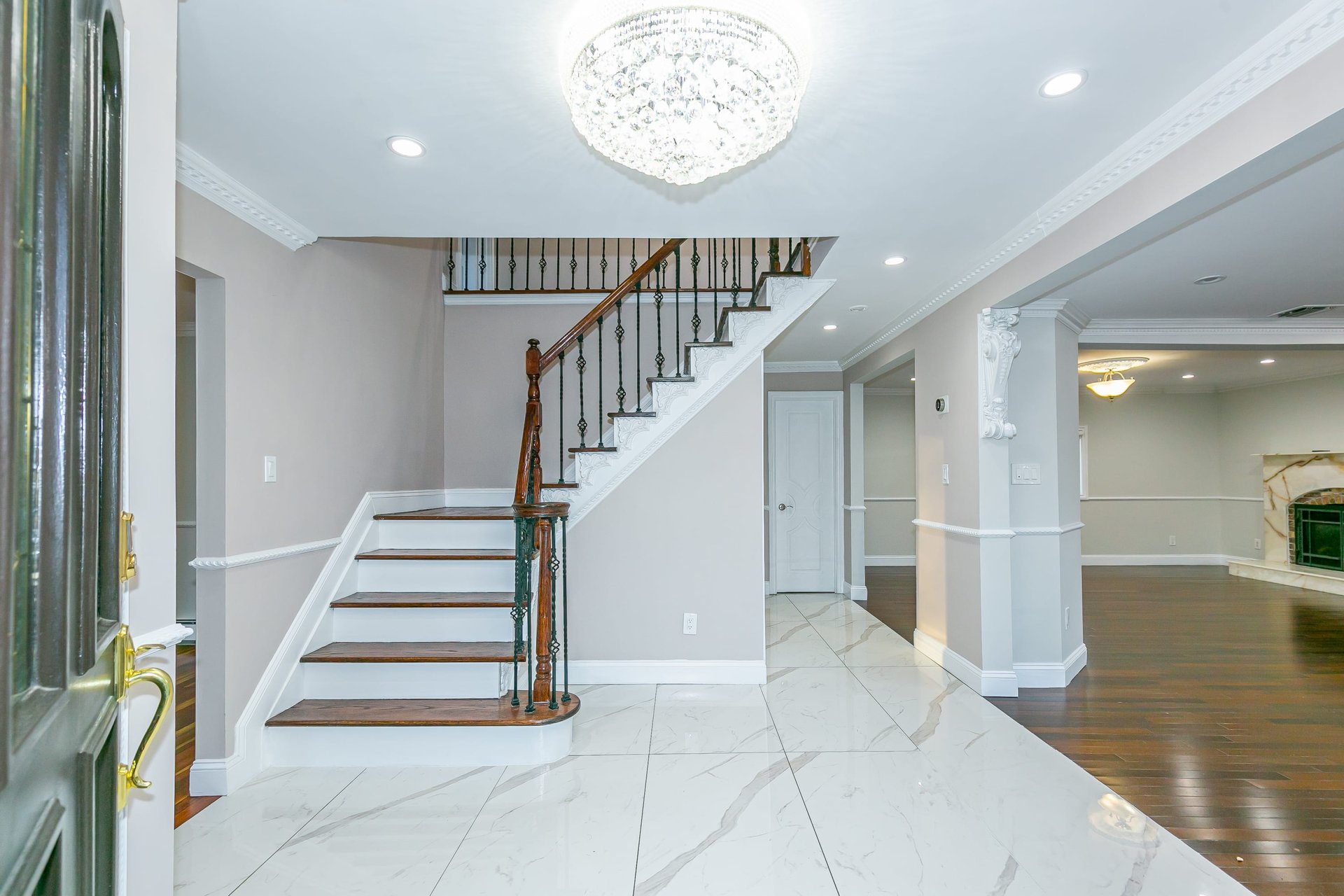 1 W Fern Drive, Jericho