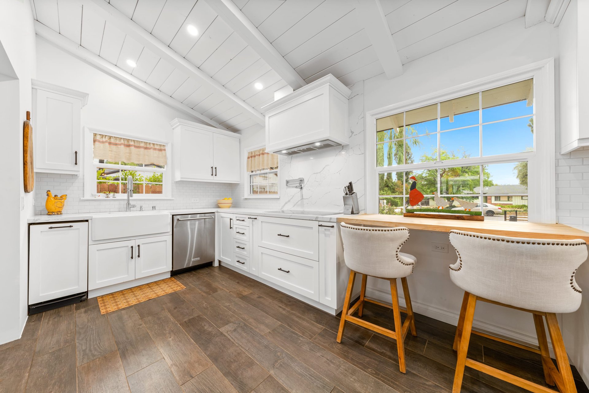 23222 Ostronic Dr, Woodland Hills