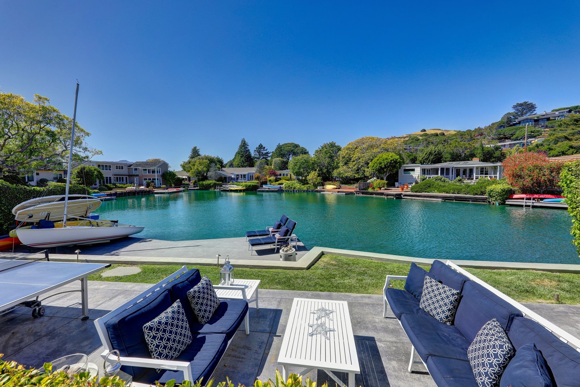Coastal Contemporary - Stylish & Chic