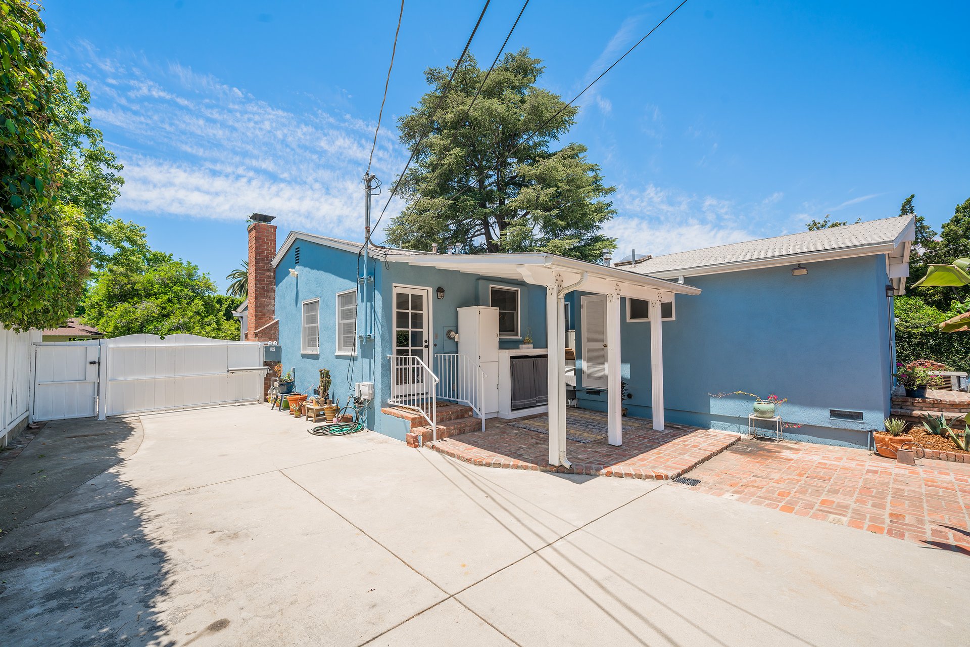 5532 Greenbush Ave.