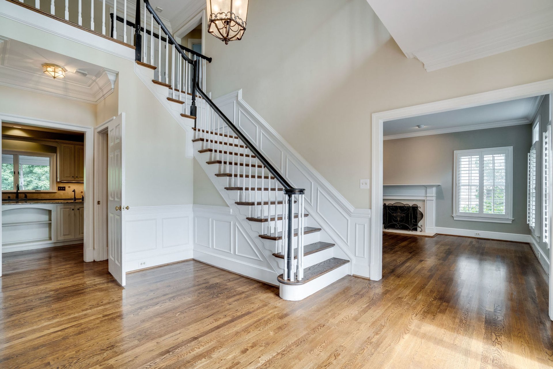 9496 Lynnhall Pl