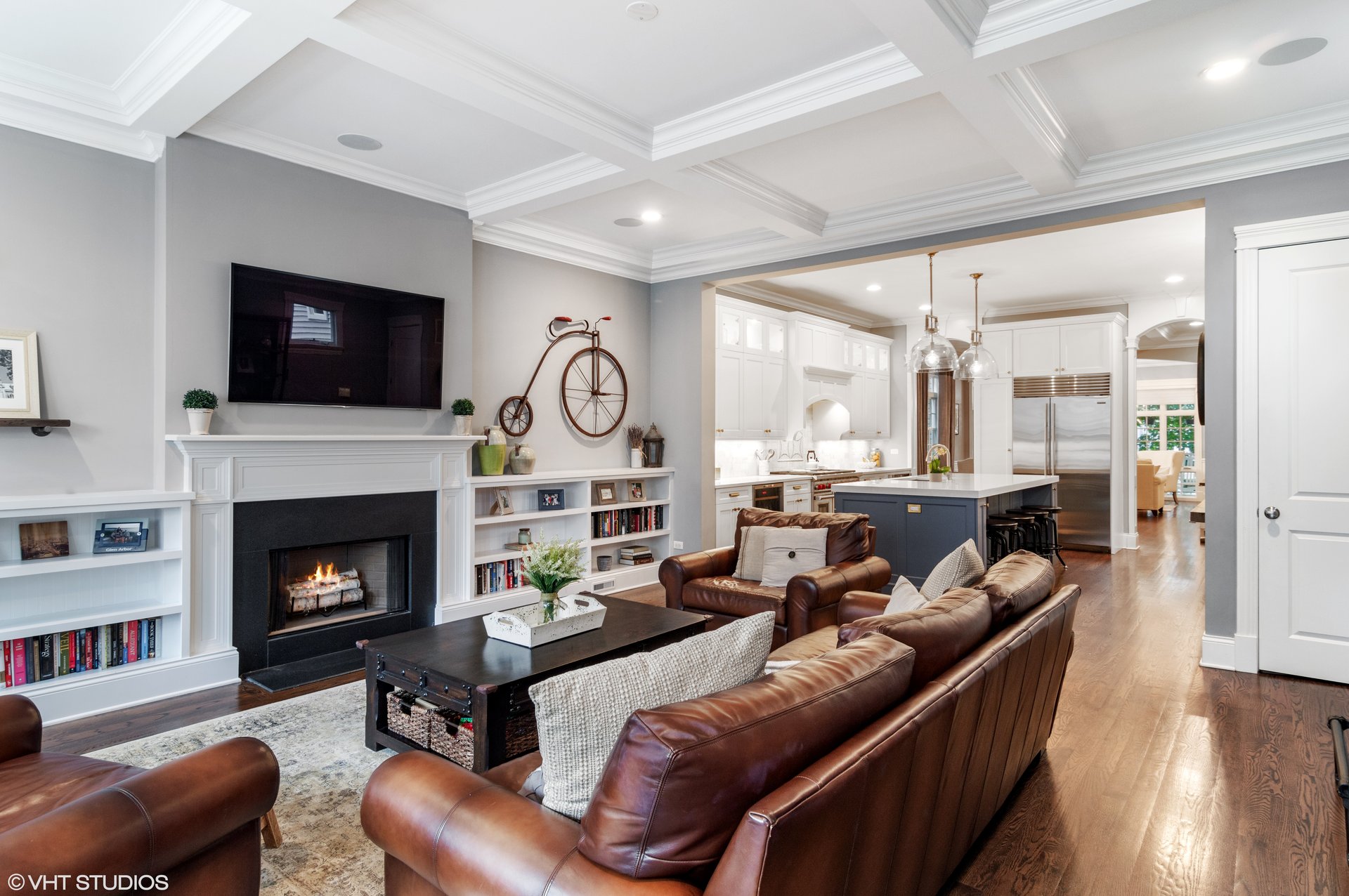 1928 W Fletcher St