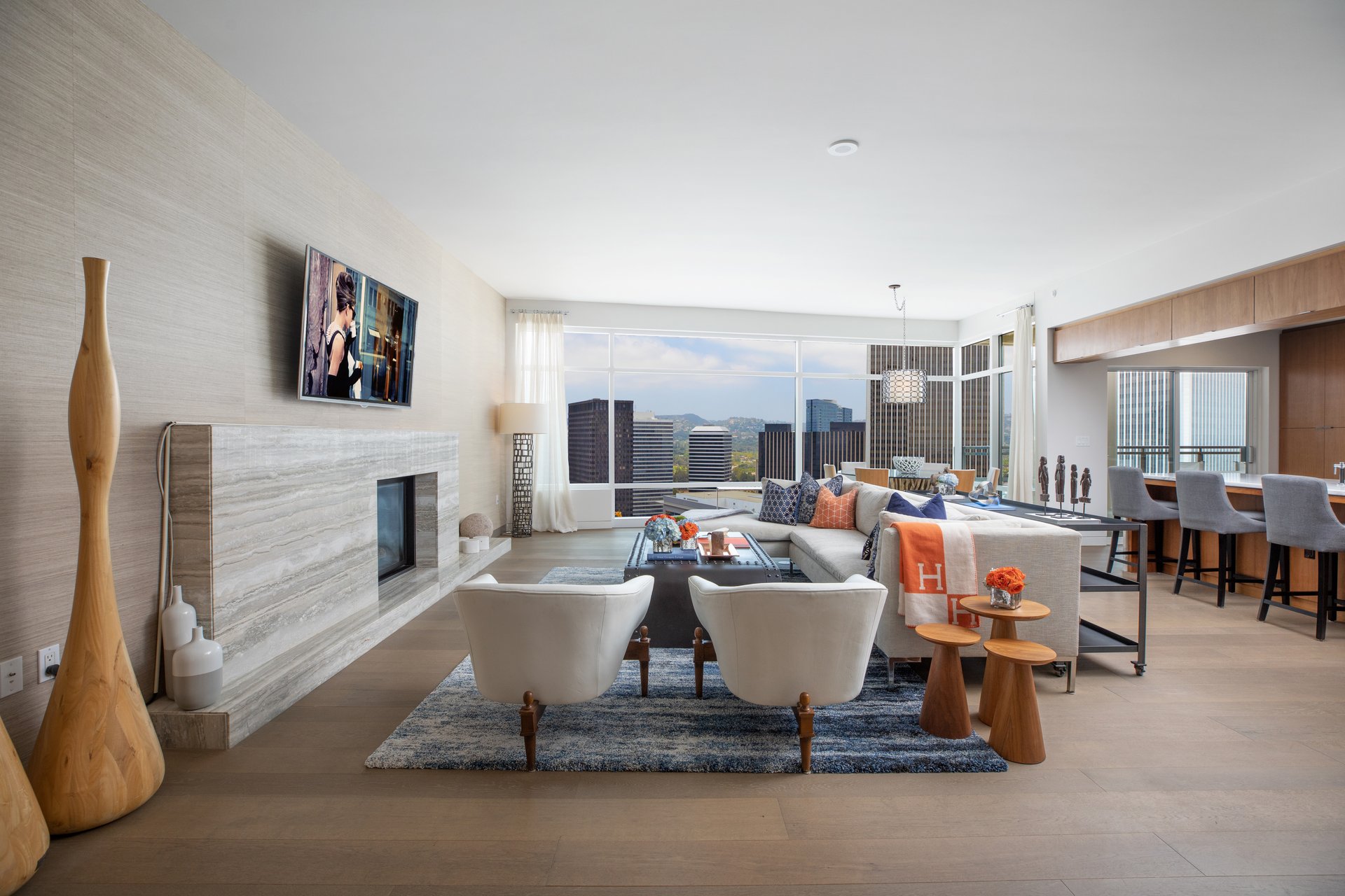Spectacular Condominium in The Century