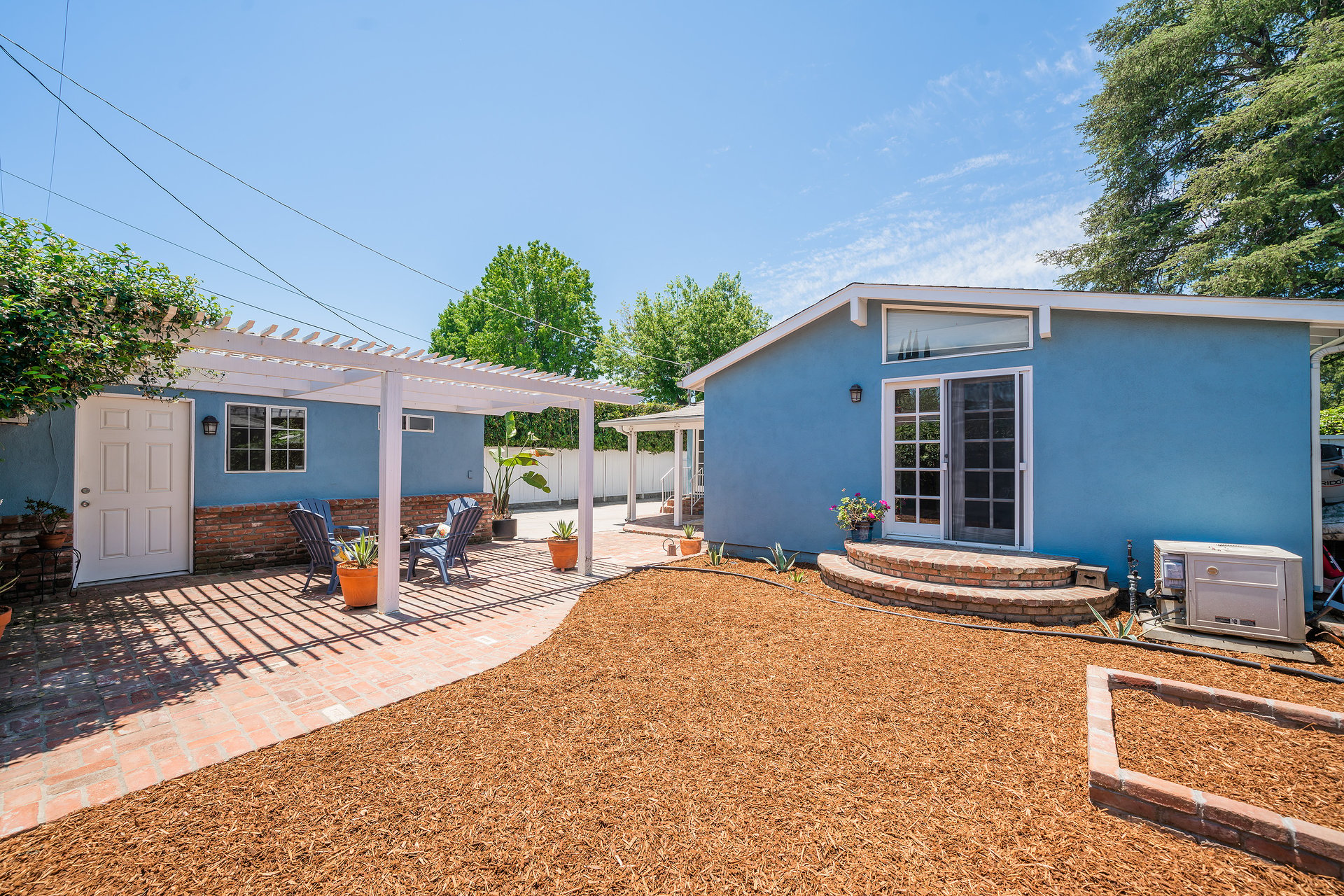 5532 Greenbush Ave.