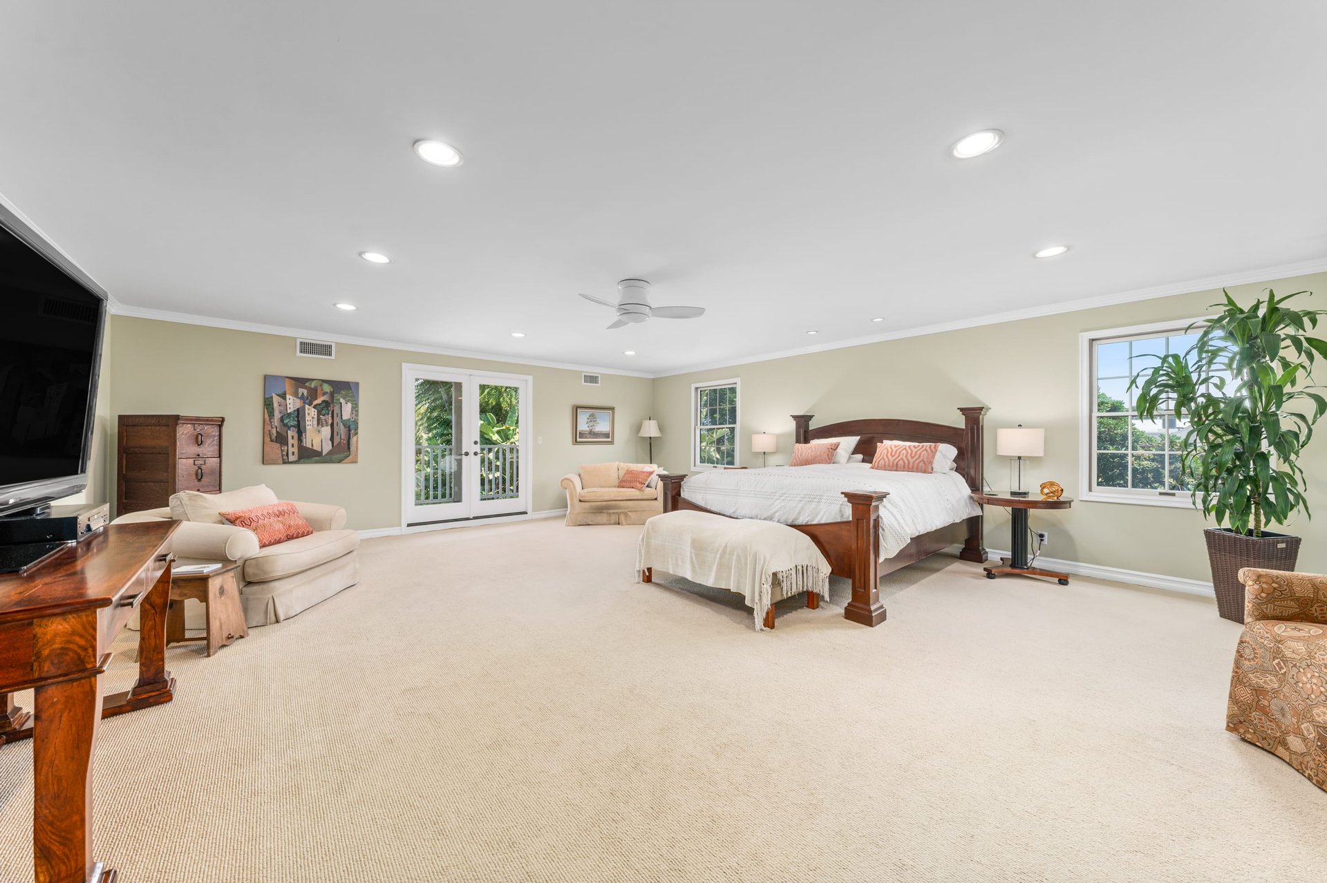 14811 Sutton St, Sherman Oaks
