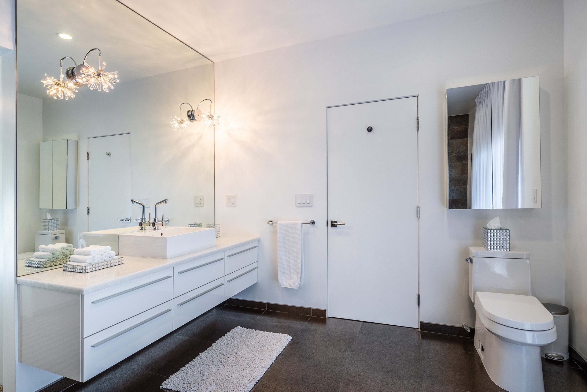 691 East Las Flores