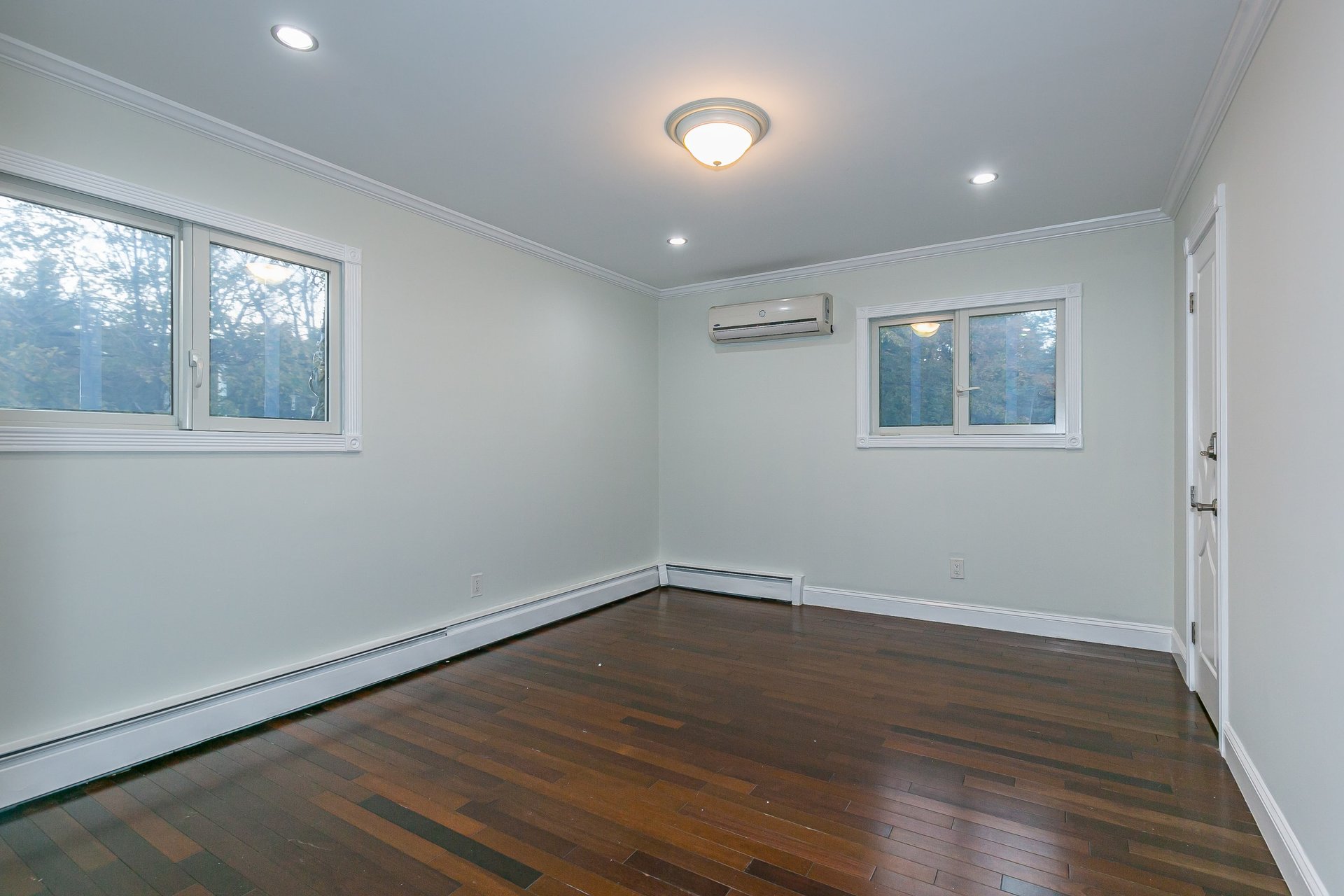 1 W Fern Drive, Jericho