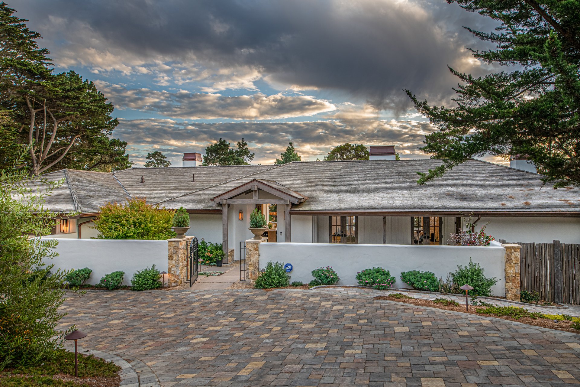 1536 Viscaino Rd
