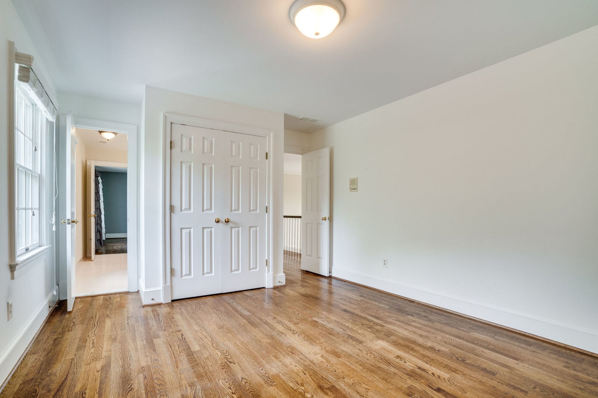 9496 Lynnhall Pl