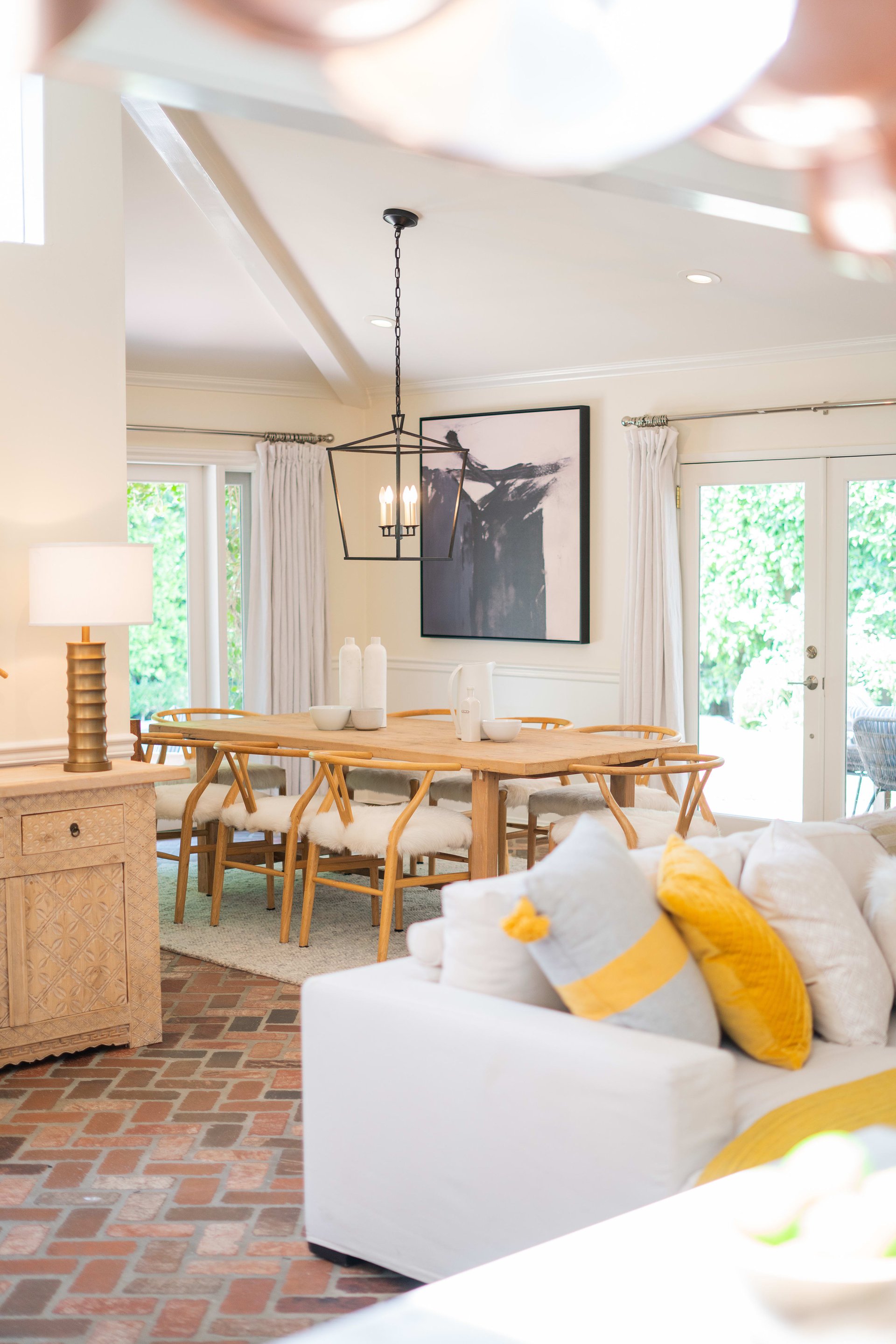 A Hampton's Vibe Traditional Home in Studio City 