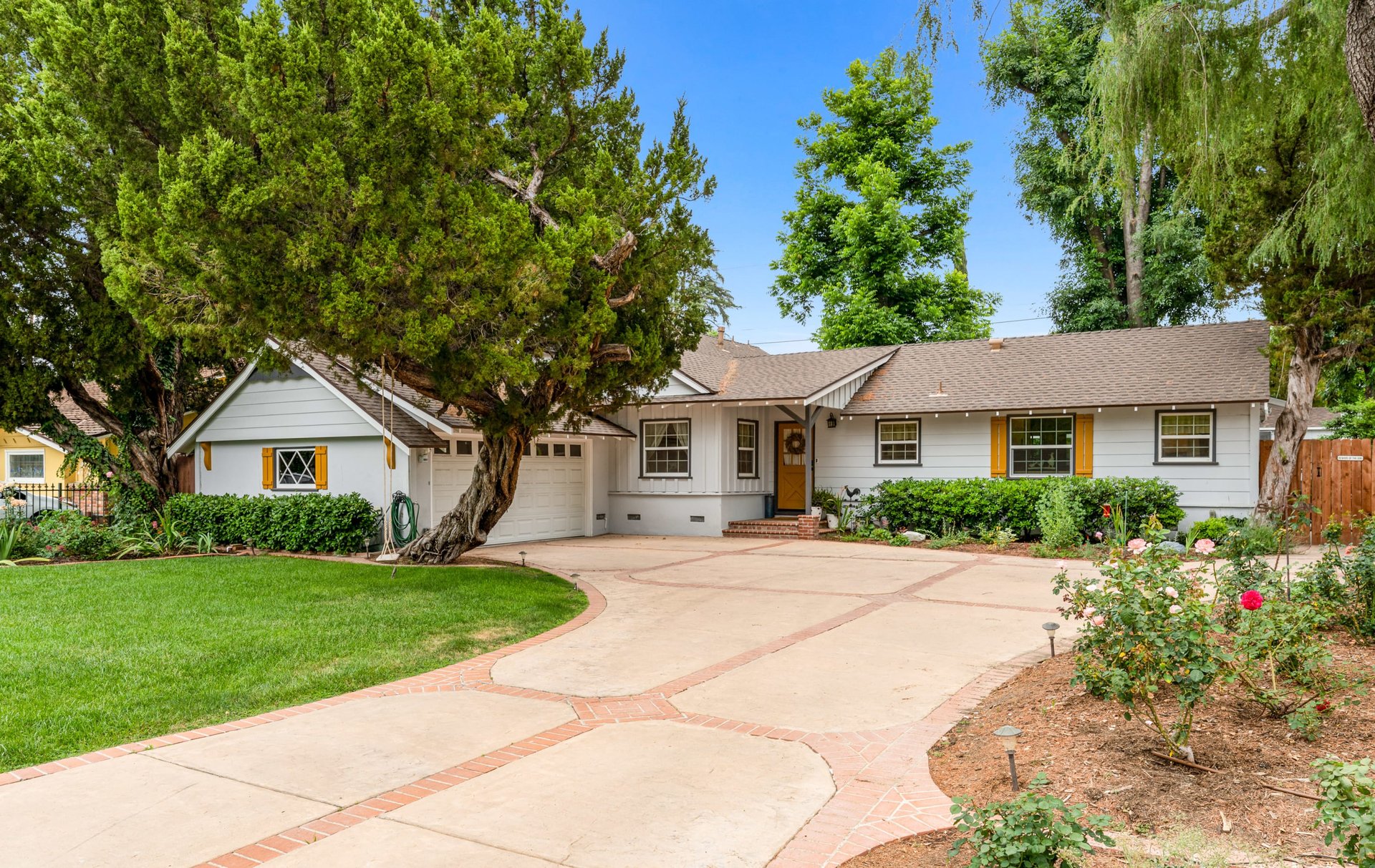 23222 Ostronic Dr, Woodland Hills