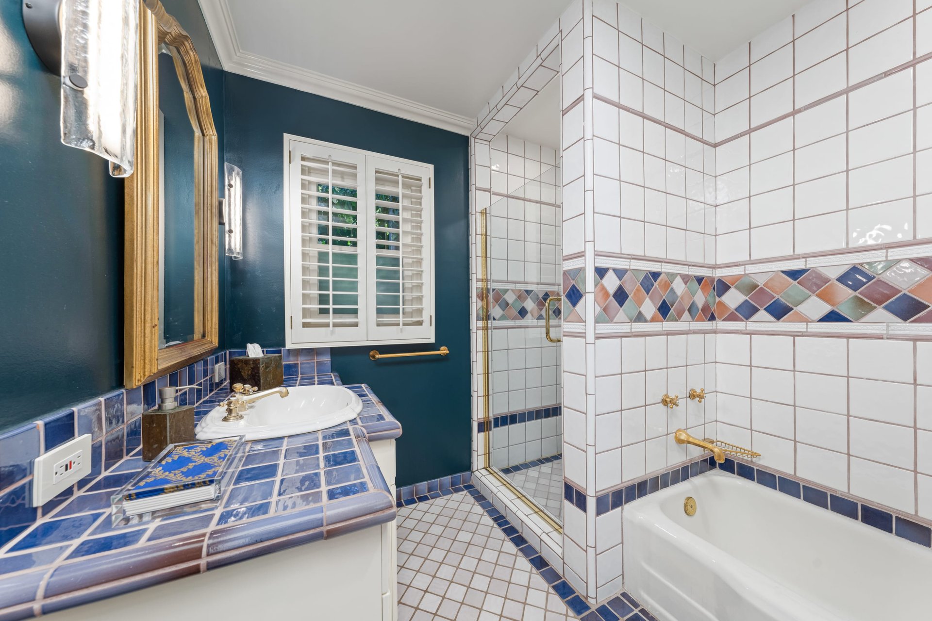 181 N Canyon View Dr, Brentwood